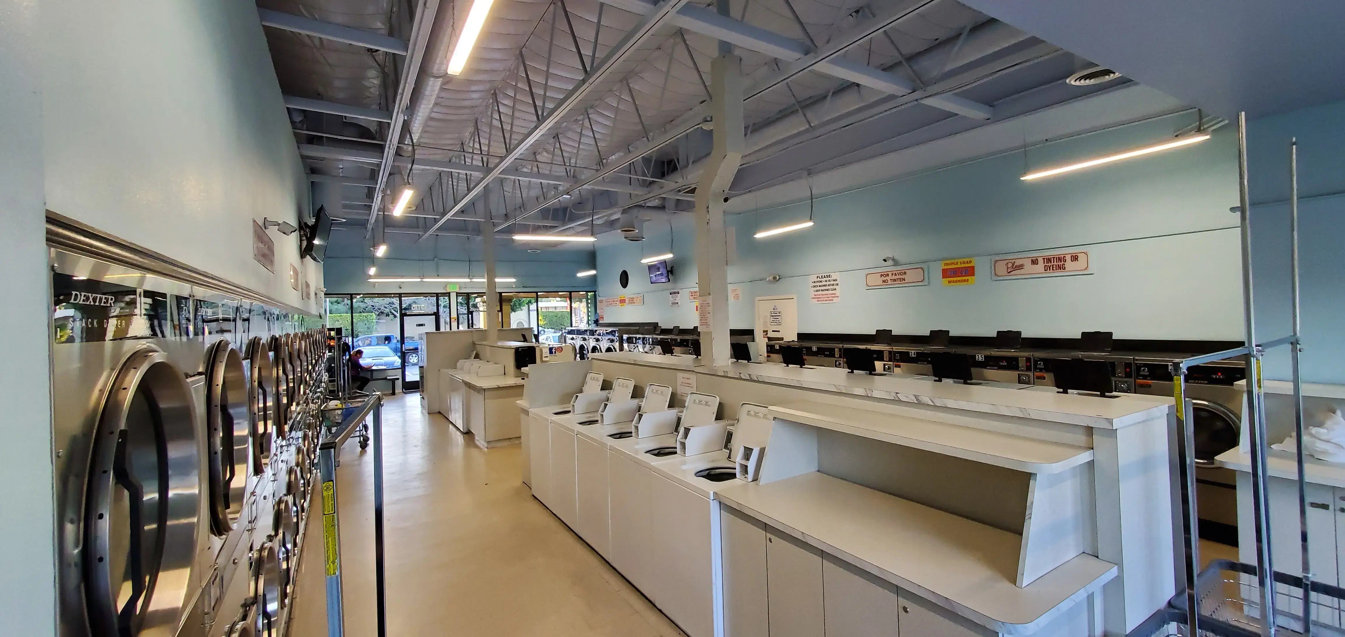 Liberty Laundry Laundromat in Paramount thumbnail 17