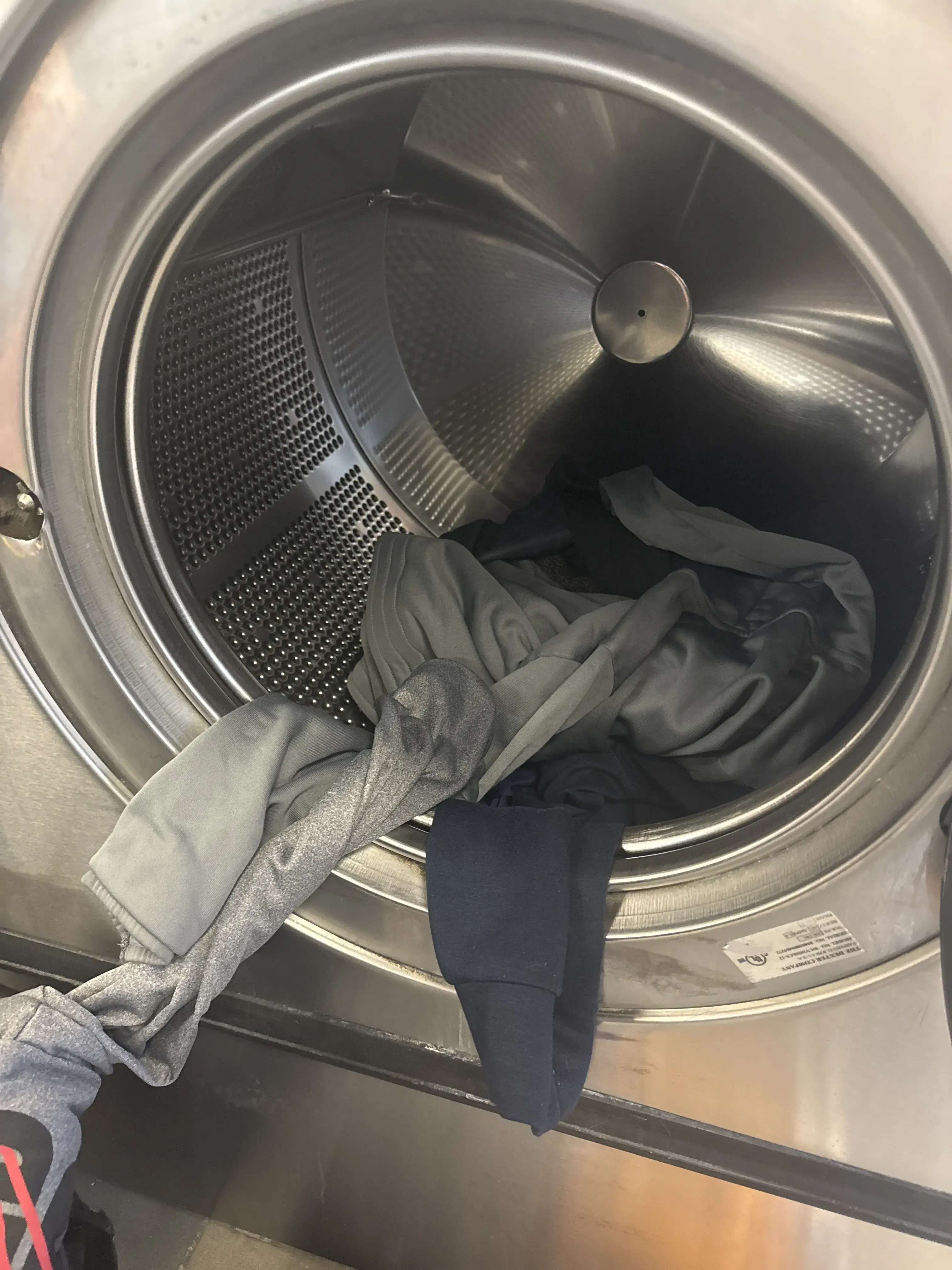 Liberty Laundry Laundromat in Santa Ana - Image 14