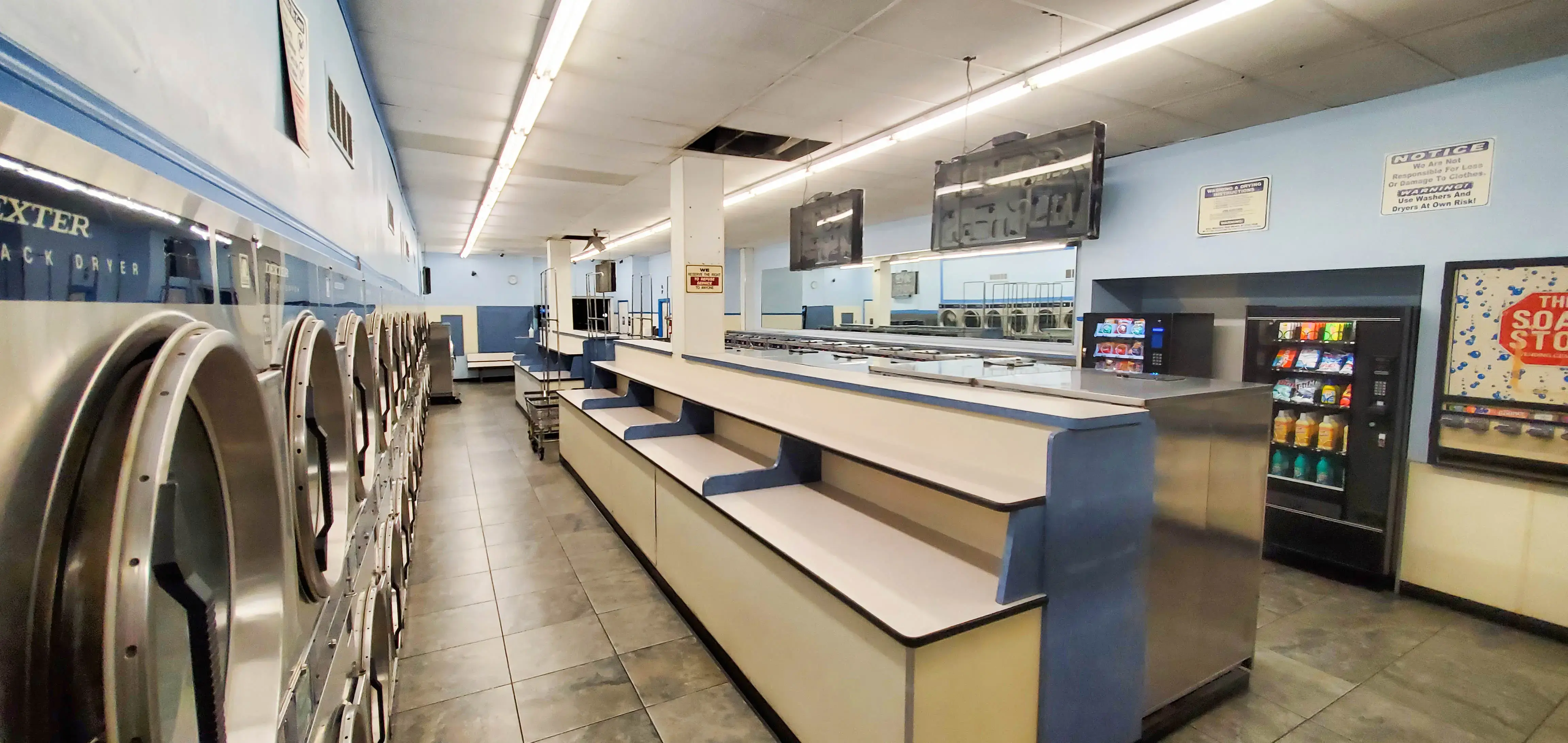 Liberty Laundry Laundromat in Santa Ana - Image 9