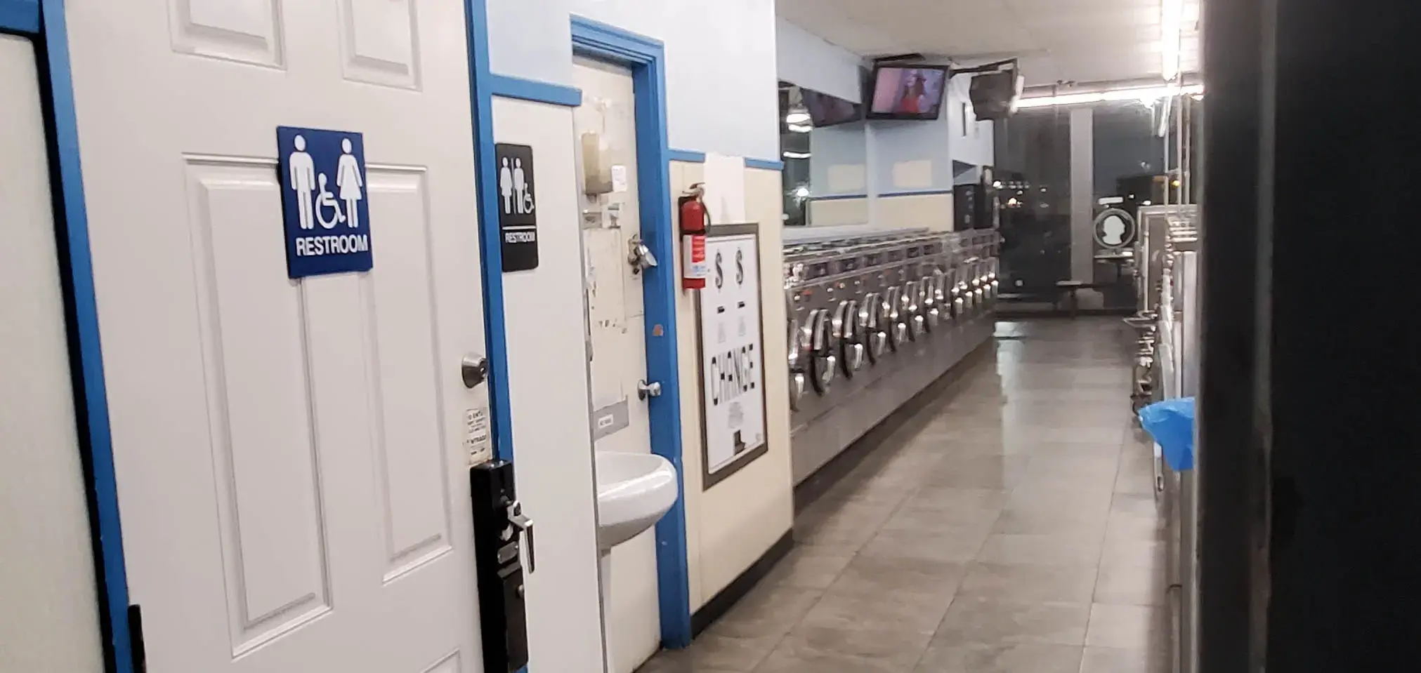 Liberty Laundry Laundromat in Santa Ana thumbnail 10