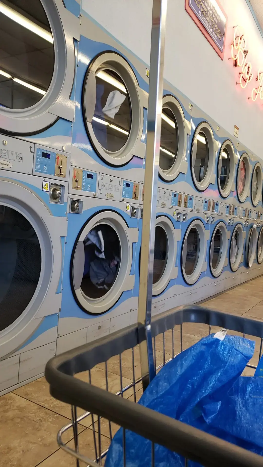 Liberty Laundry Laundromat in Tustin thumbnail 16