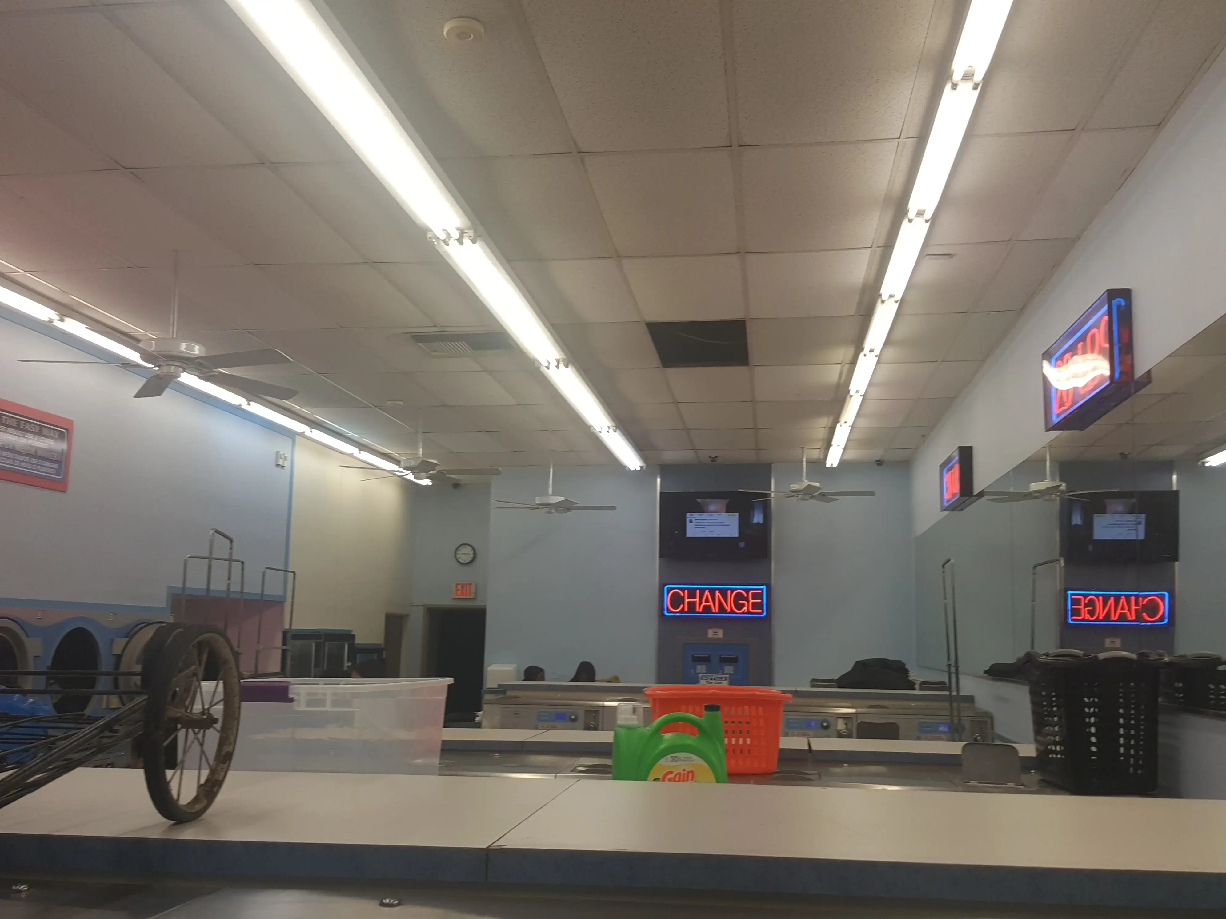 Liberty Laundry Laundromat in Tustin thumbnail 7