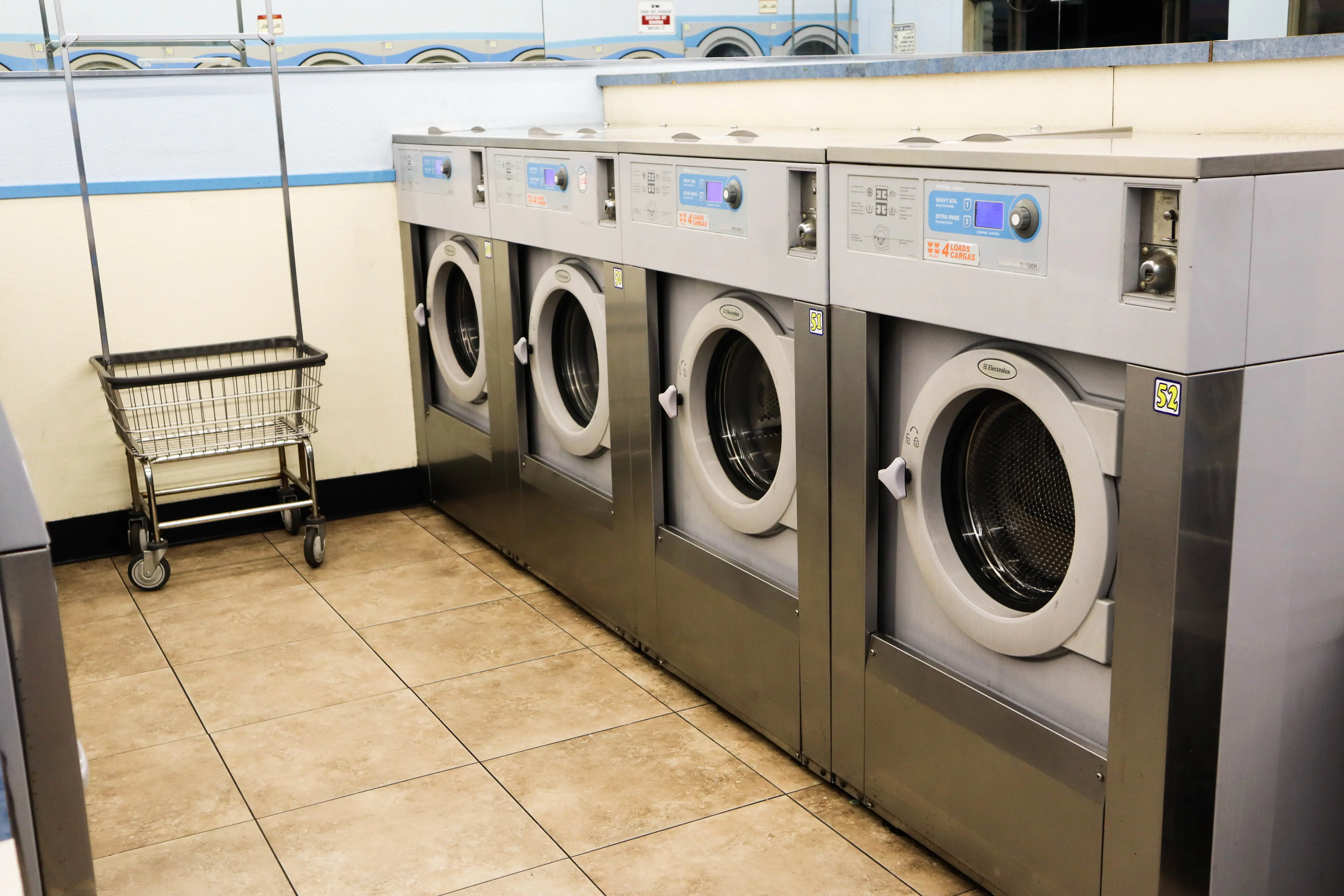 Liberty Laundry Laundromat in Tustin thumbnail 20