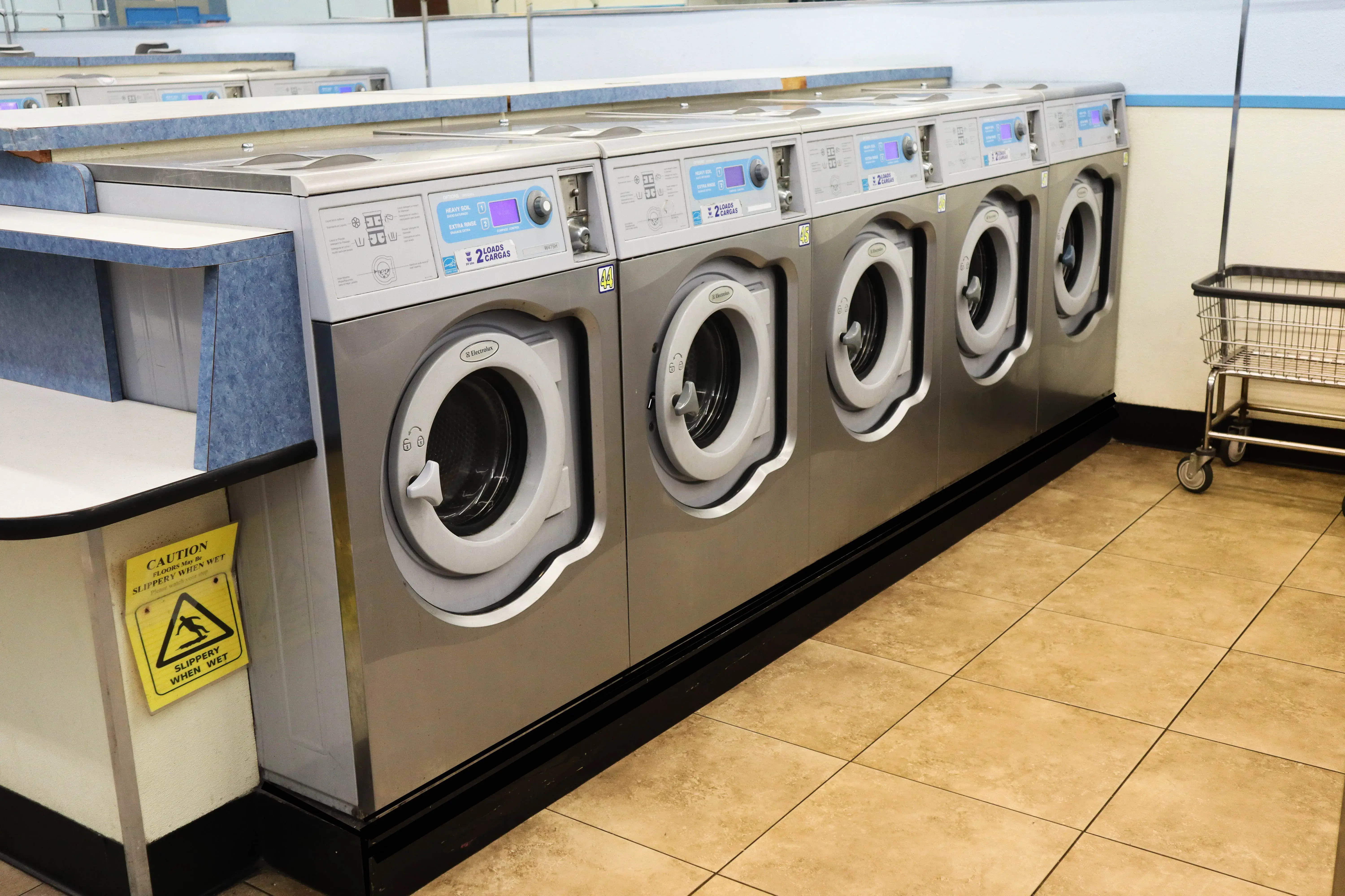 Liberty Laundry Laundromat in Tustin thumbnail 19
