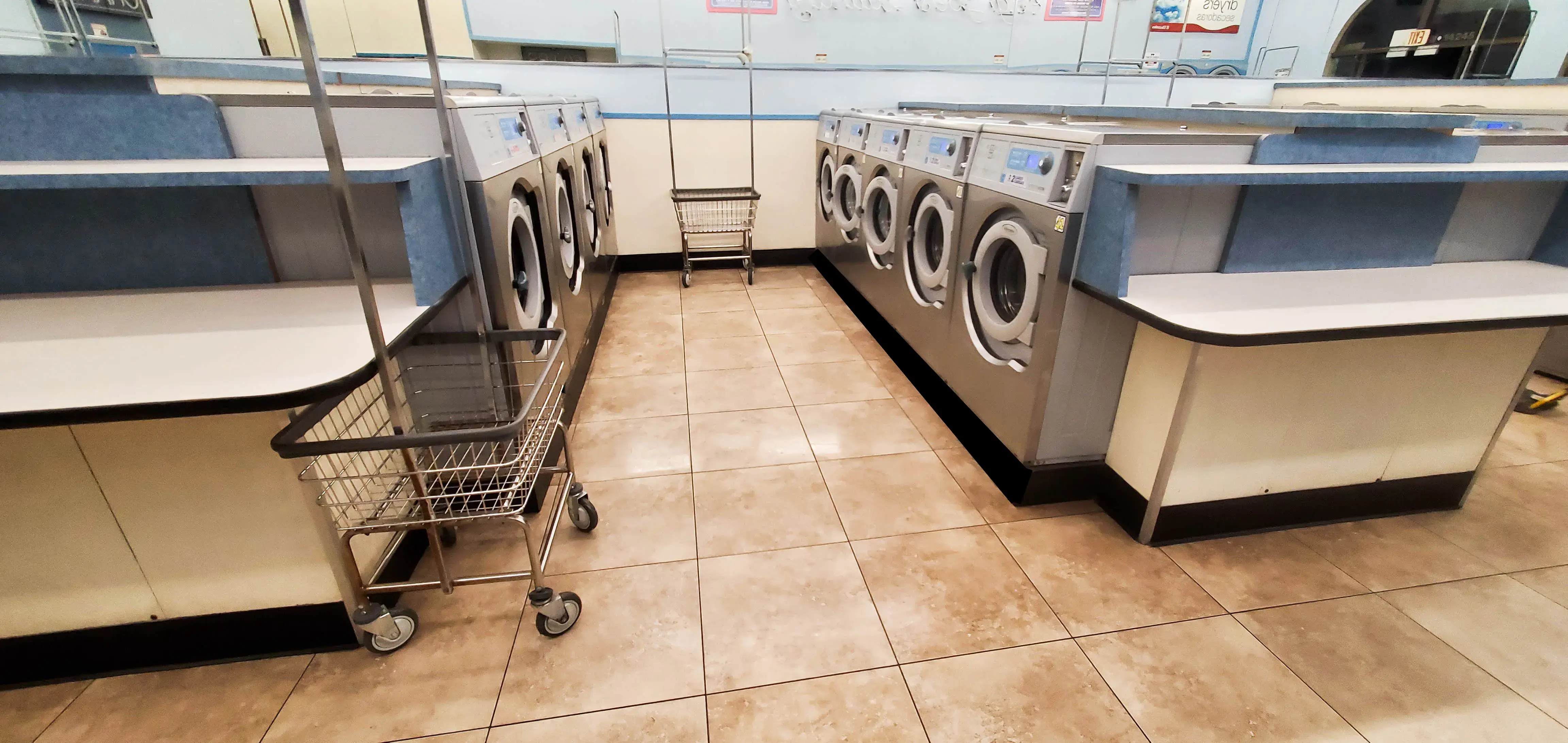 Liberty Laundry Laundromat in Tustin - Image 12
