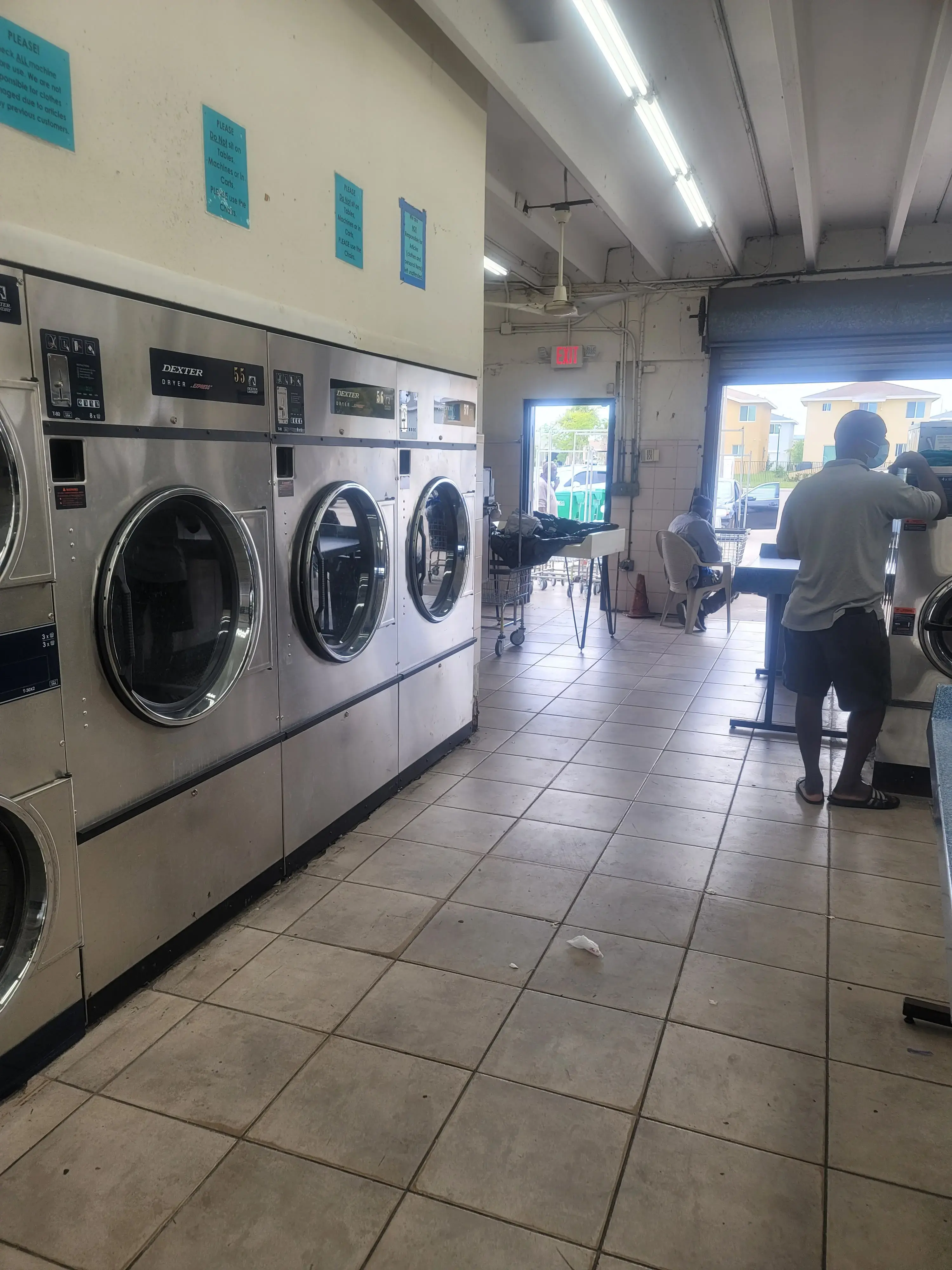 Liberty Park Coin Laundry - Image 16