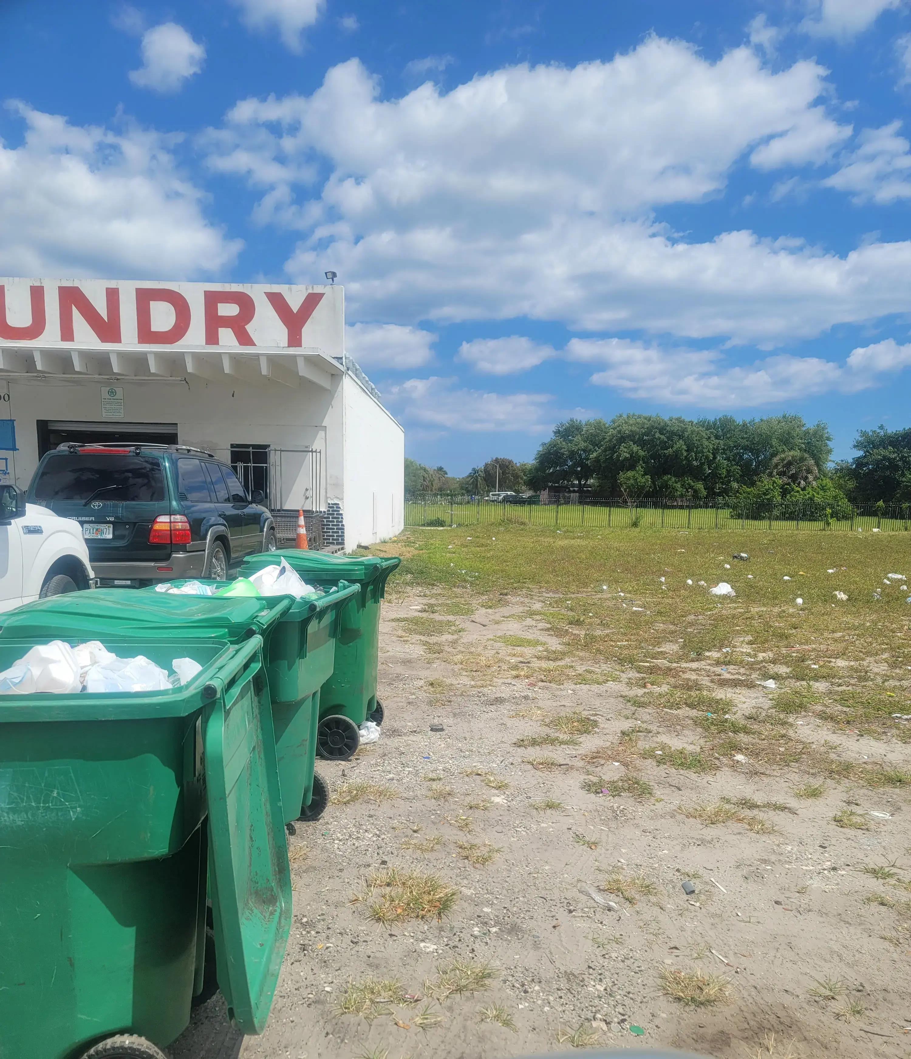 Liberty Park Coin Laundry - Image 1