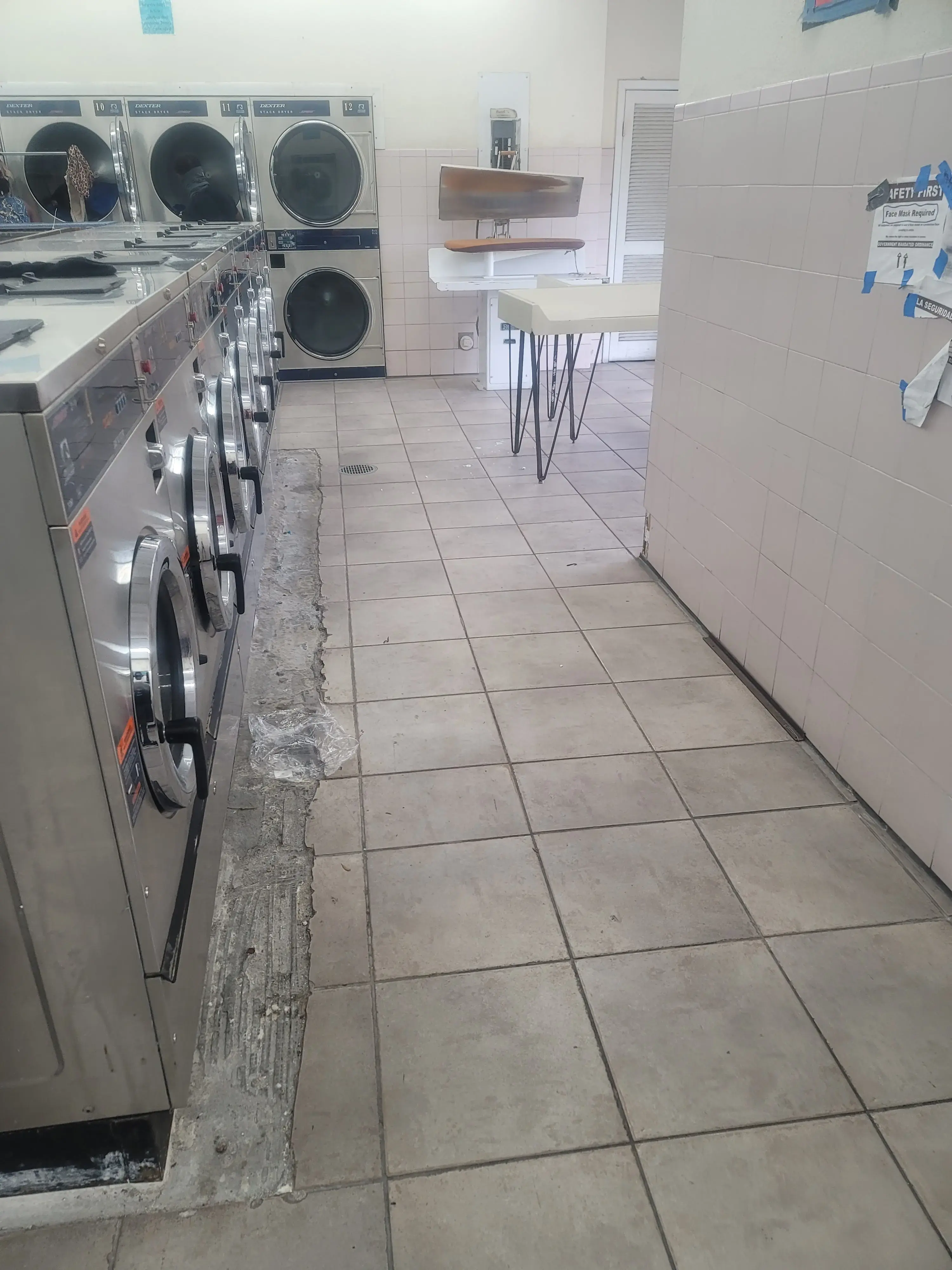 Liberty Park Coin Laundry thumbnail 15