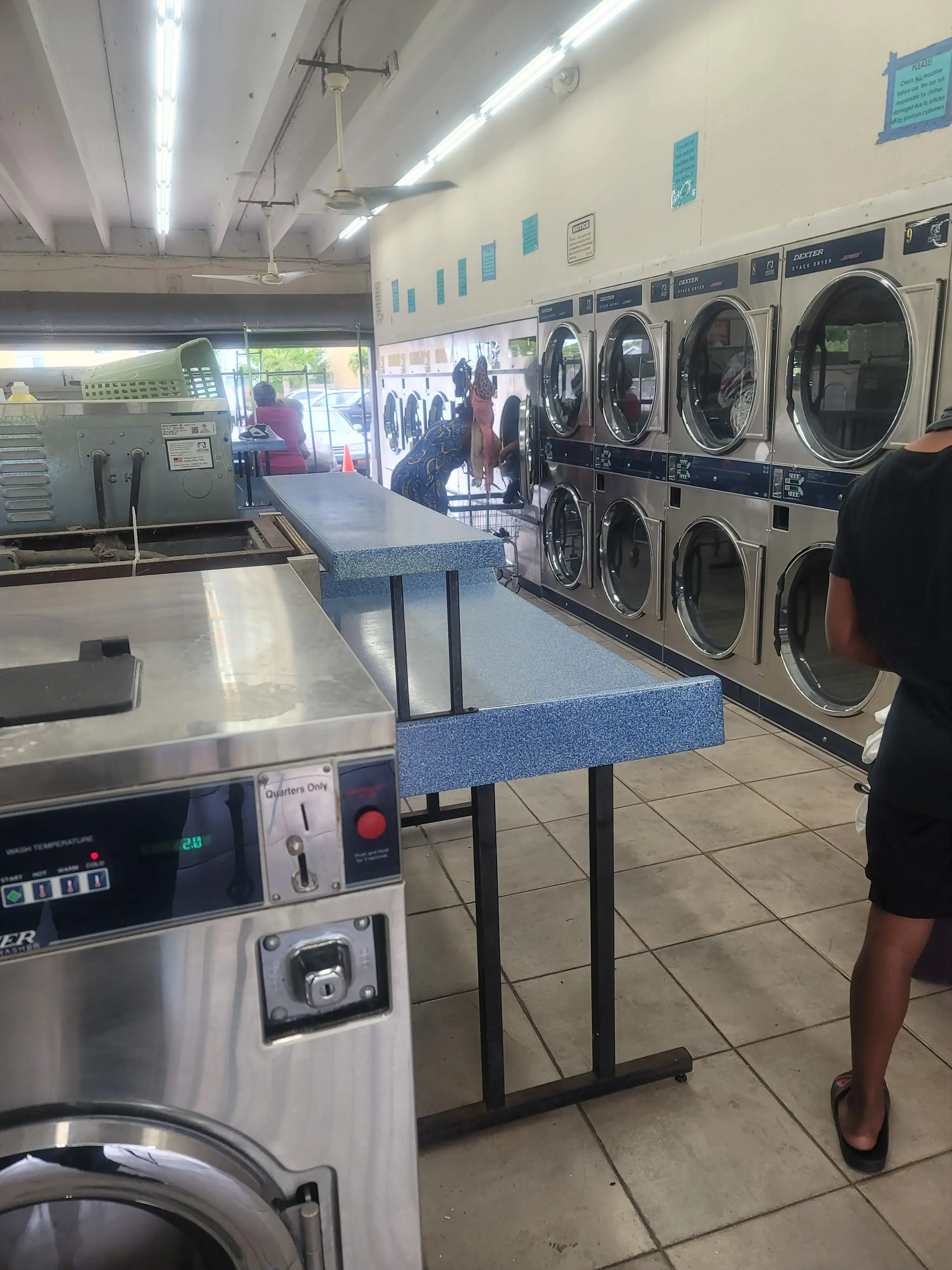 Liberty Park Coin Laundry thumbnail 10