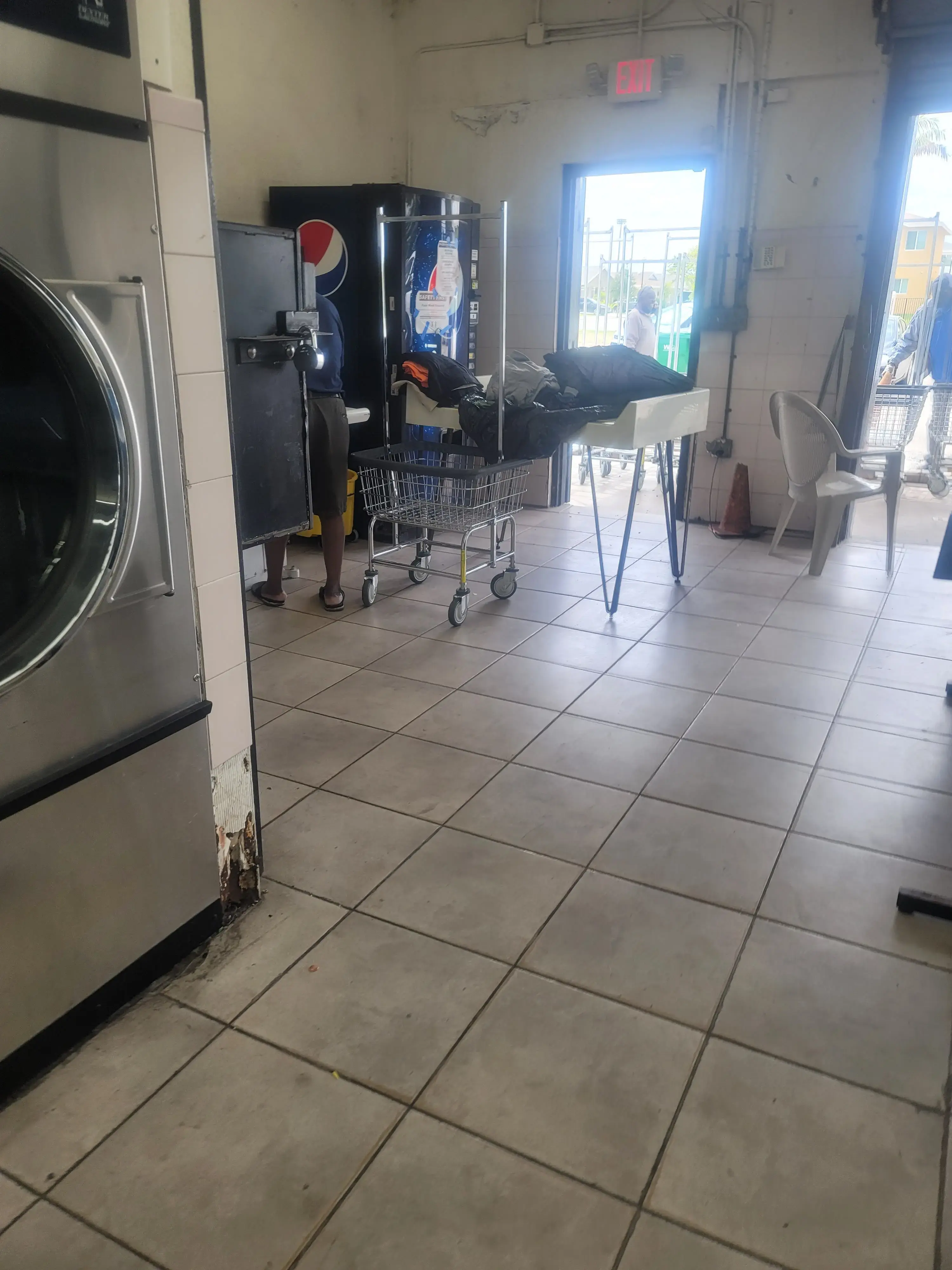 Liberty Park Coin Laundry thumbnail 4