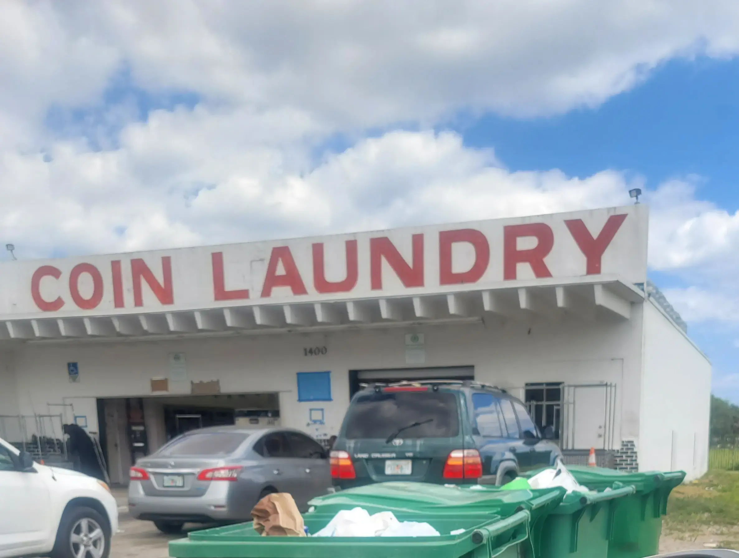 Liberty Park Coin Laundry - Image 7