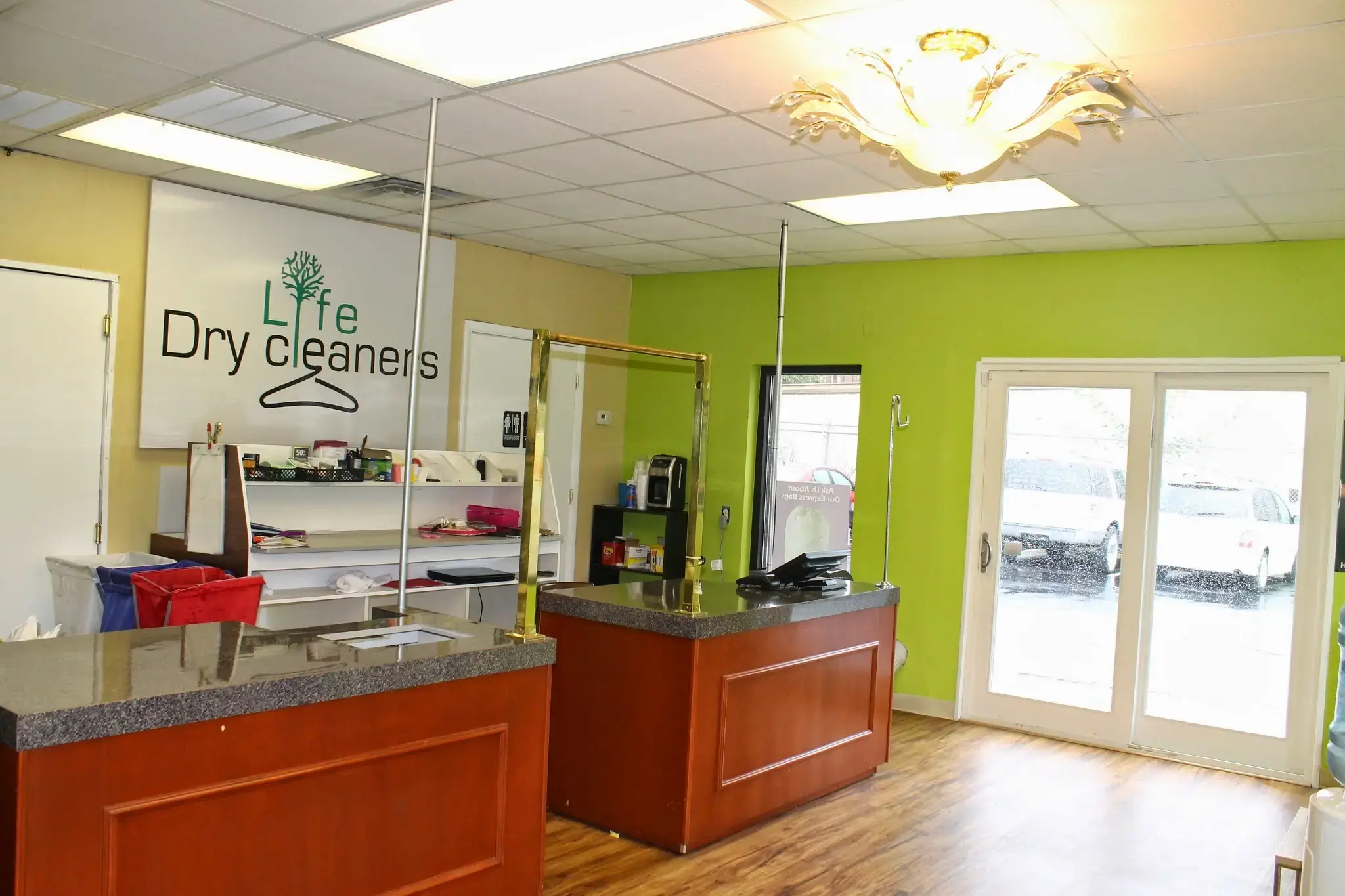 Life Dry Cleaners location