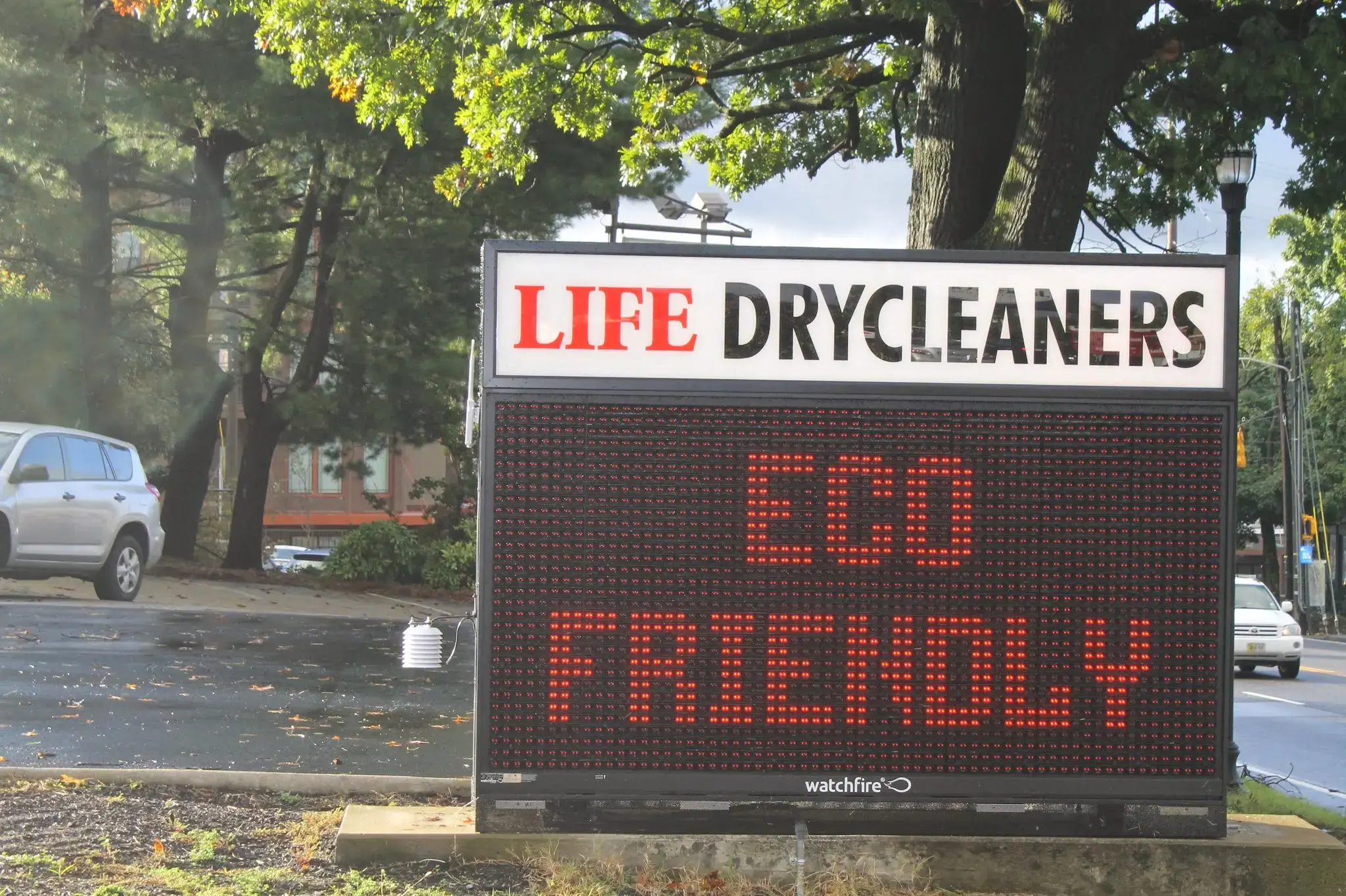 Life Dry Cleaners - Image 2
