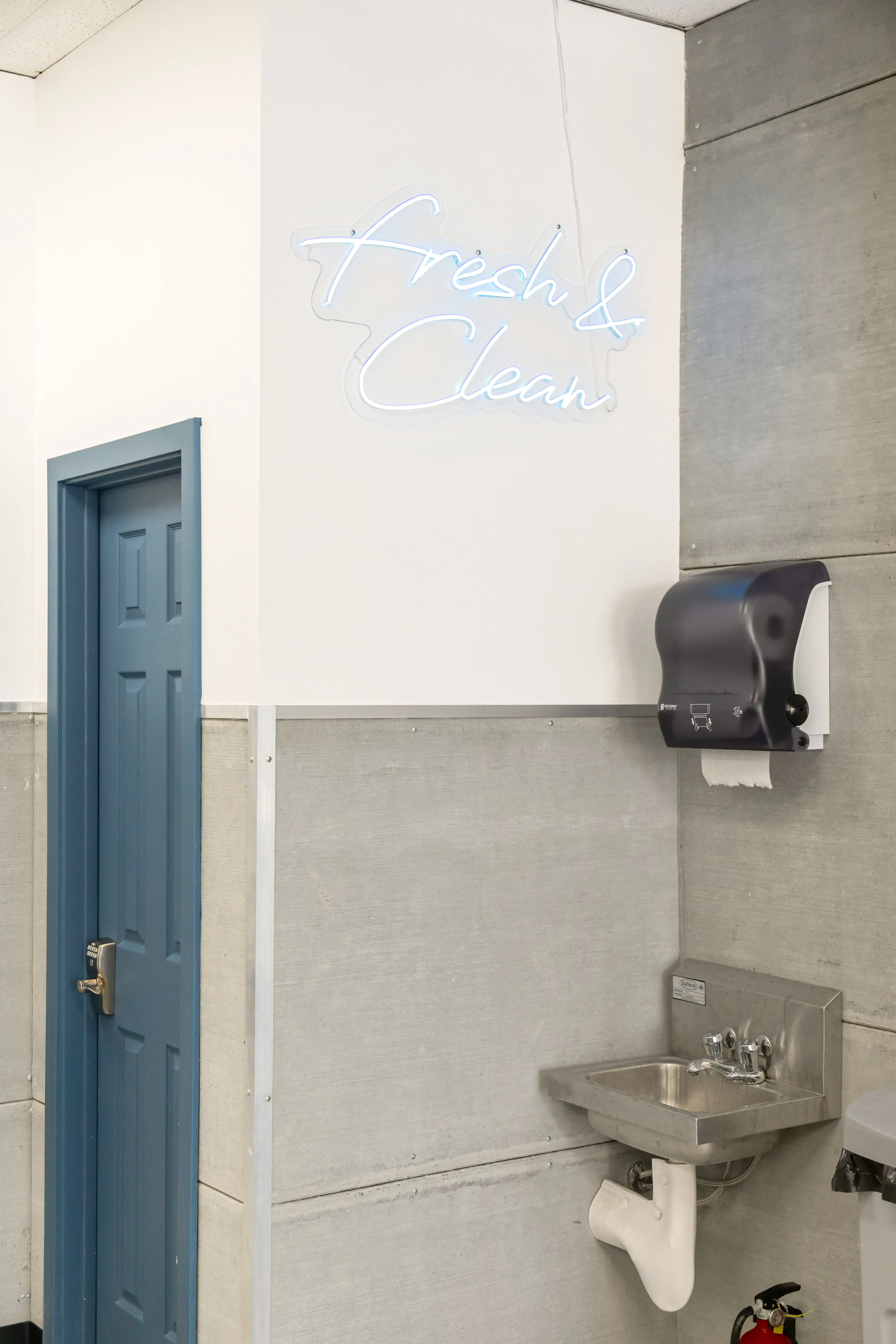 Light and Bright Laundry Co. - Image 10