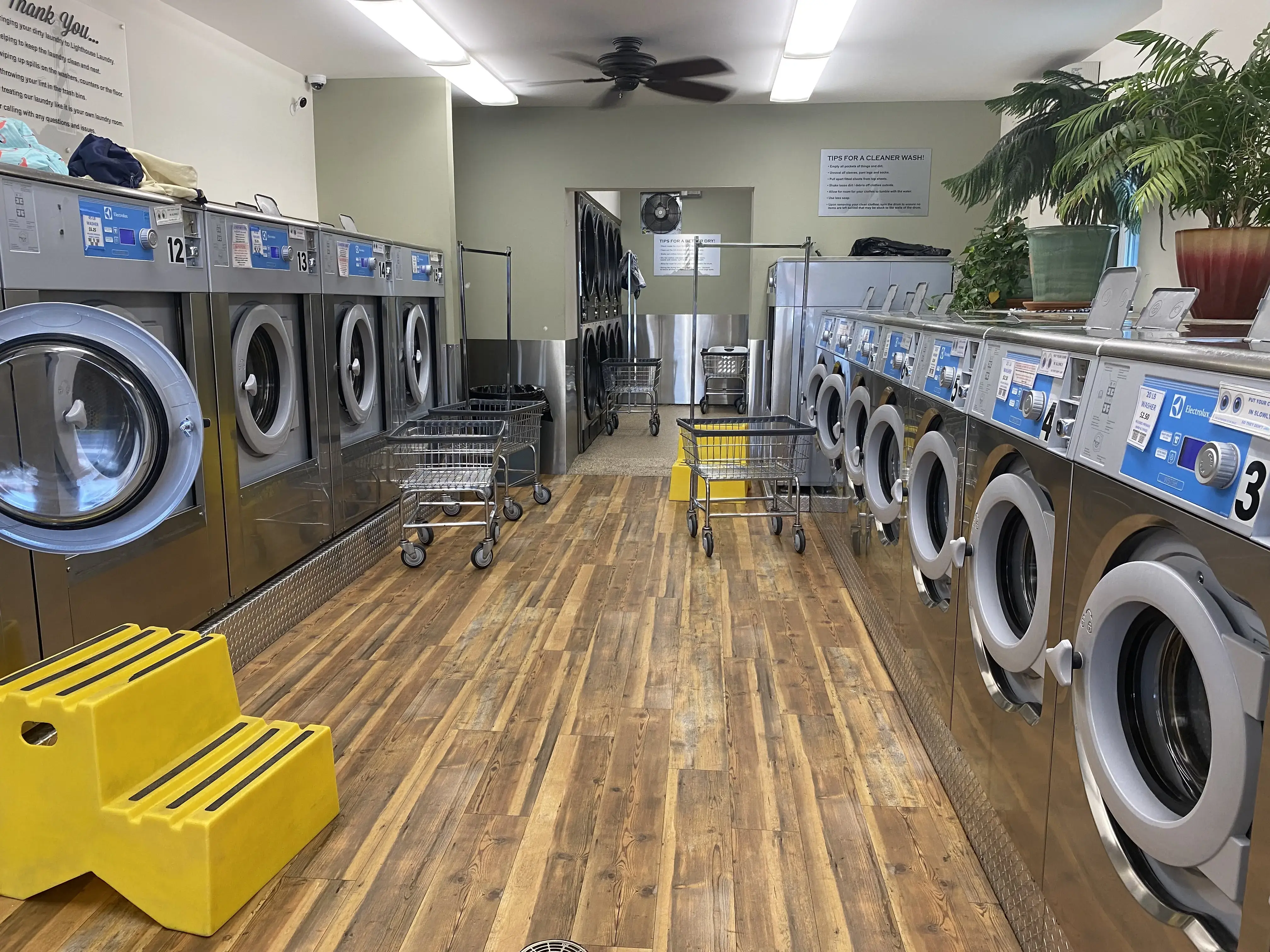 Lighthouse Laundry on Main location