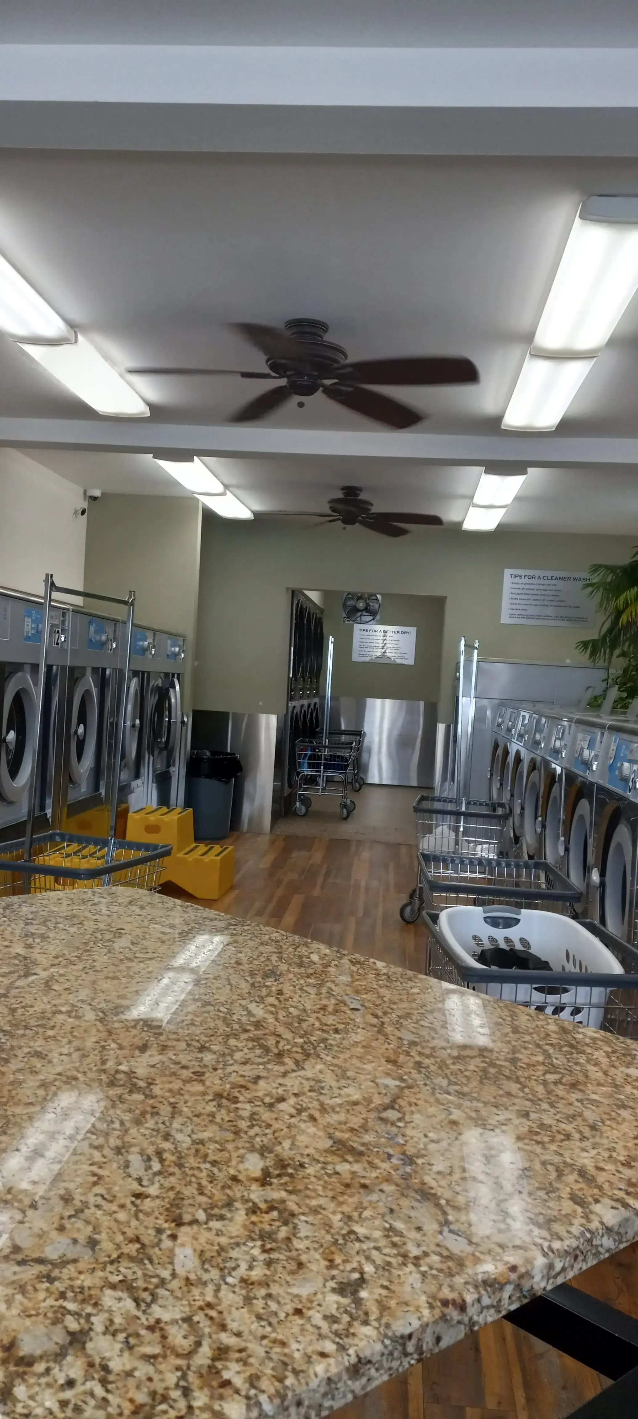 Lighthouse Laundry on Main thumbnail 4