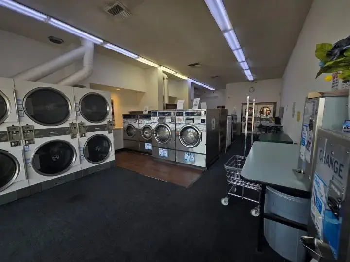Lighthouse Laundry - Image 3