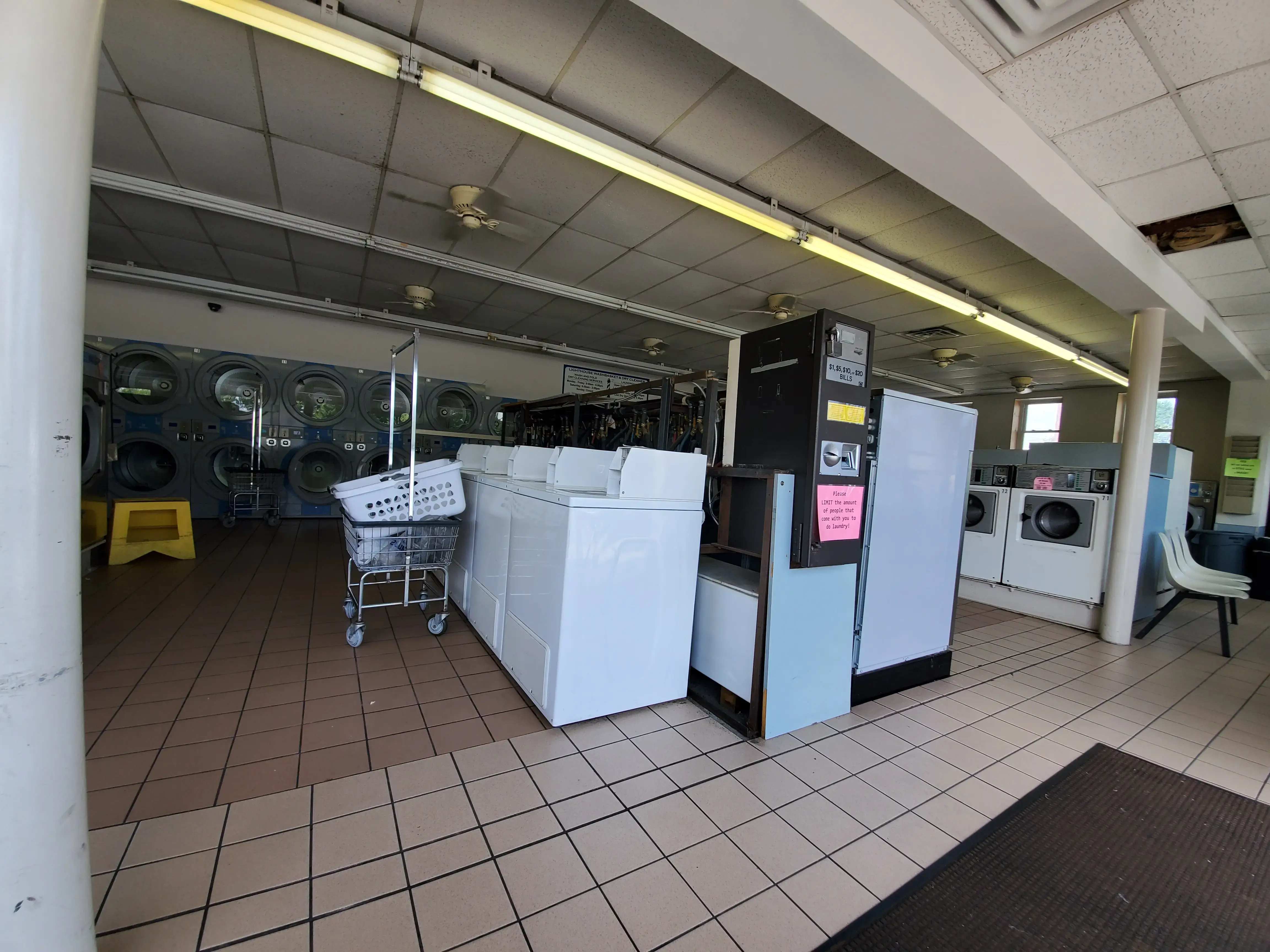 Lighthouse Washbasket & Dry Cleaners - Image 13
