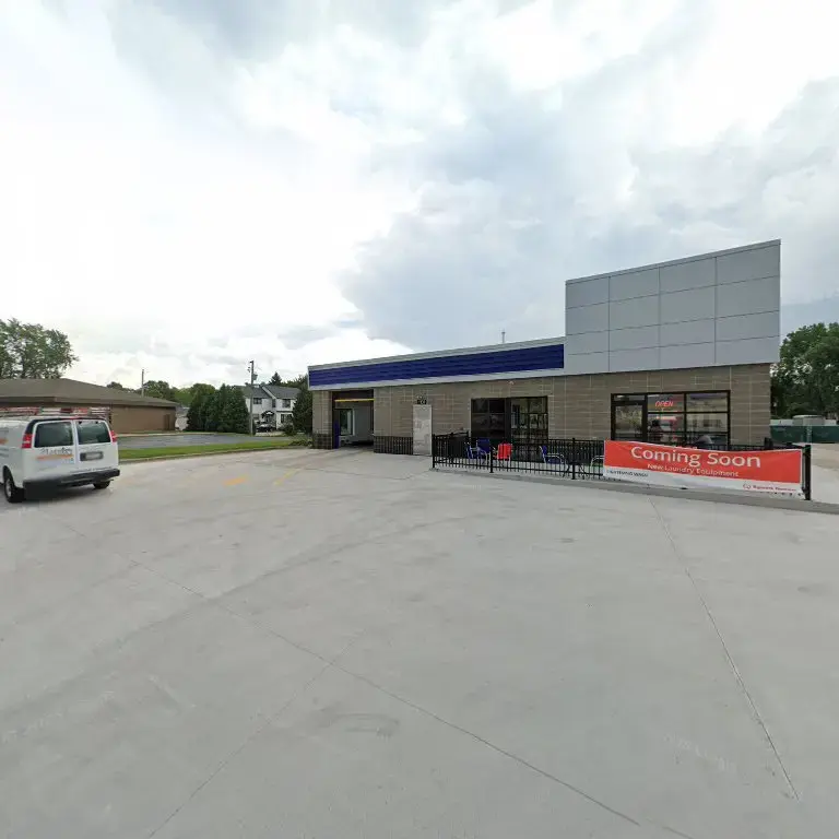 Lightning Car Wash & Laundromat thumbnail 12
