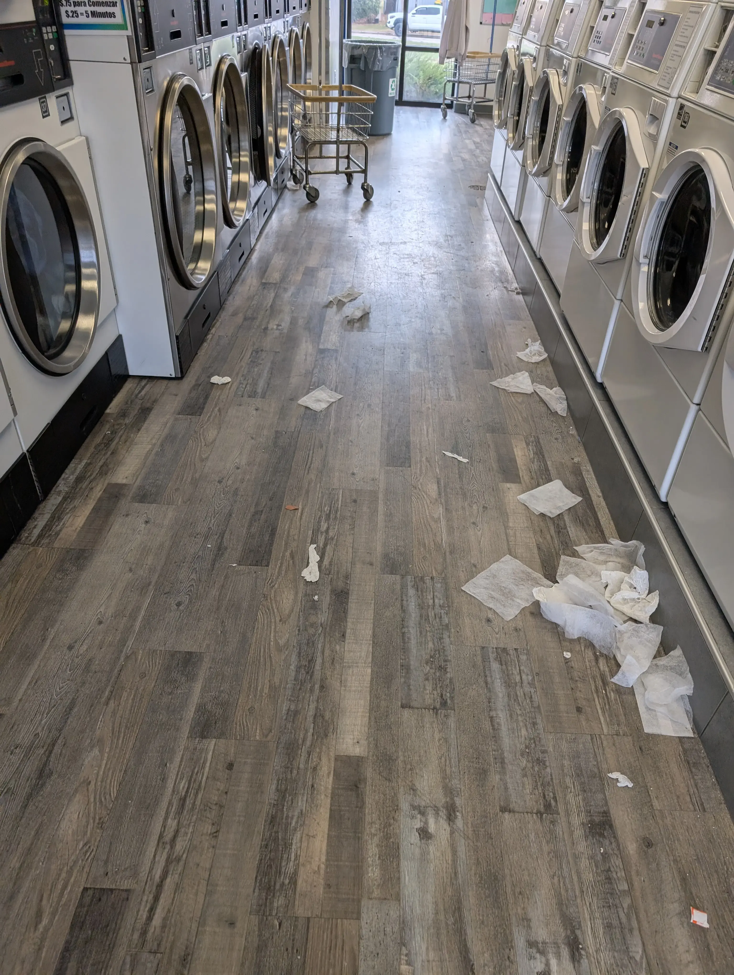 Lightning Car Wash & Laundromat thumbnail 2