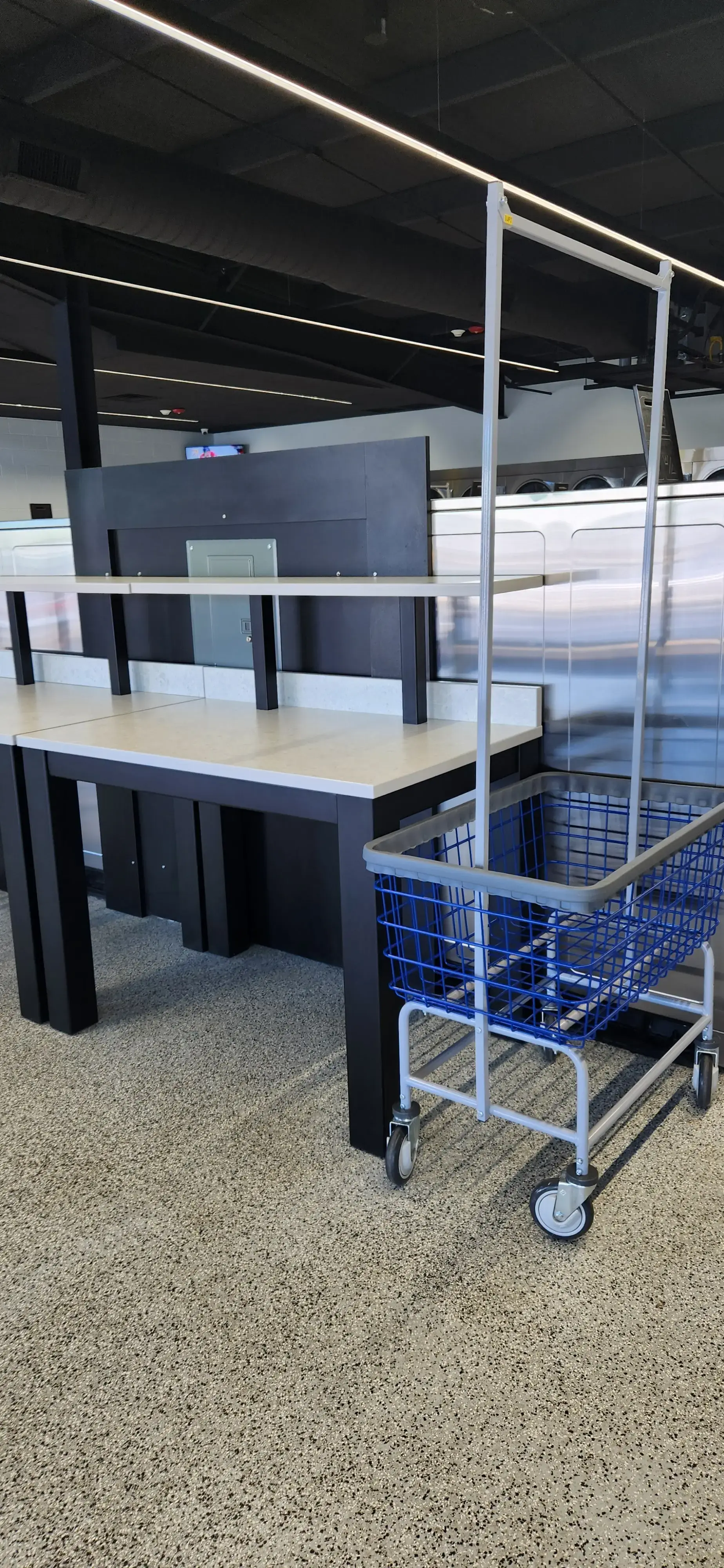 Lightning Laundry - Little Rock thumbnail 17