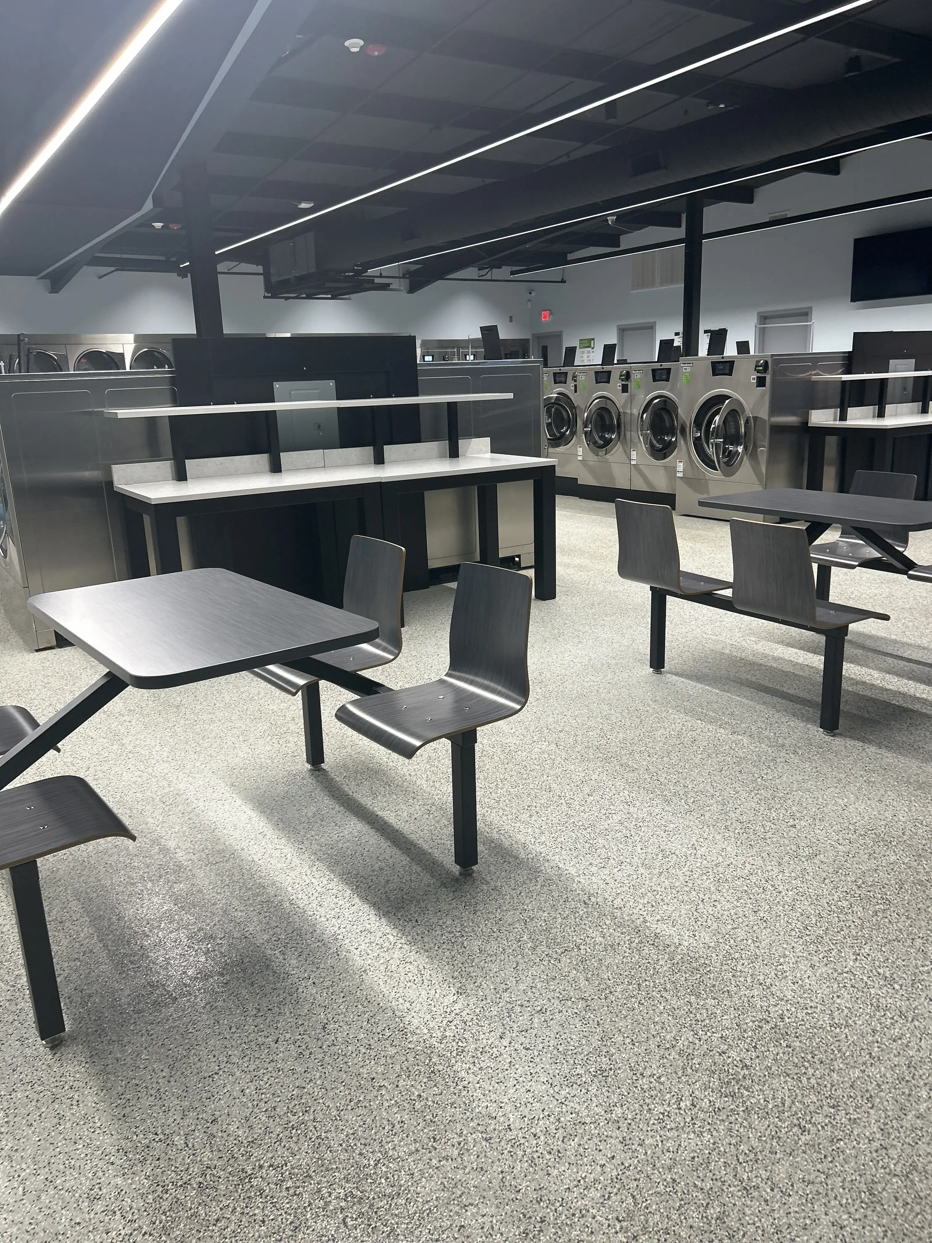 Lightning Laundry - Little Rock - Image 10