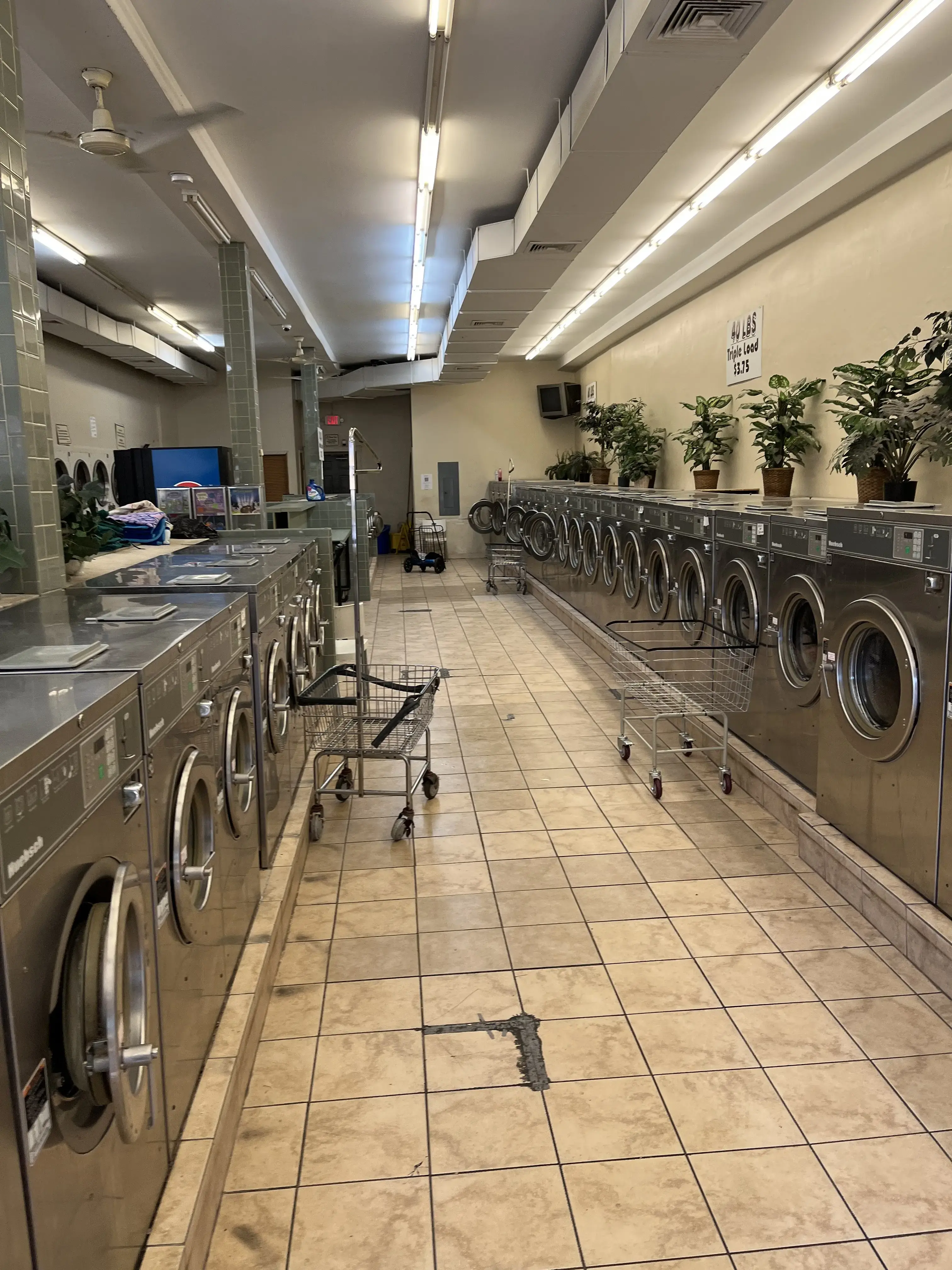 Lightning Laundry | Laundromat | Wash and Fold - Image 19