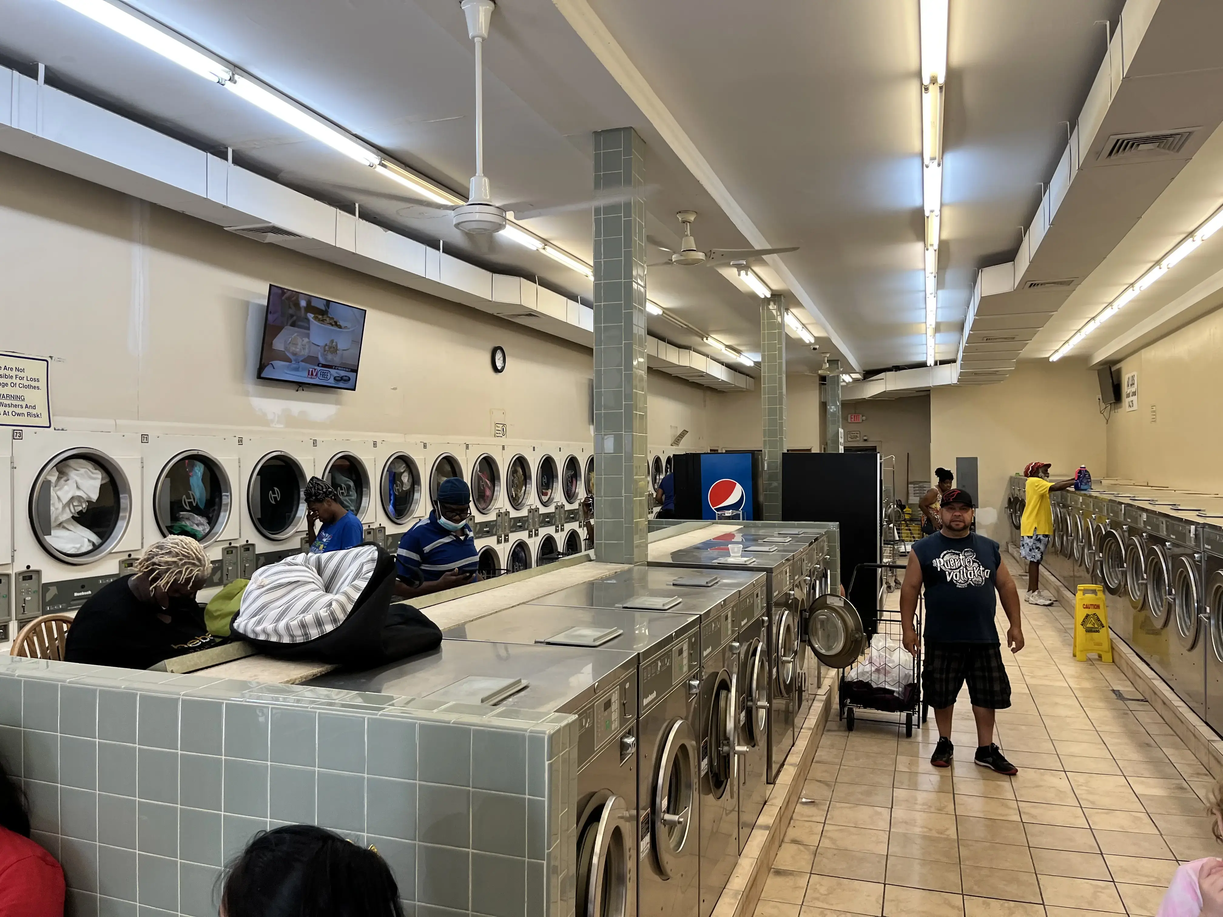 Lightning Laundry | Laundromat | Wash and Fold - Image 18