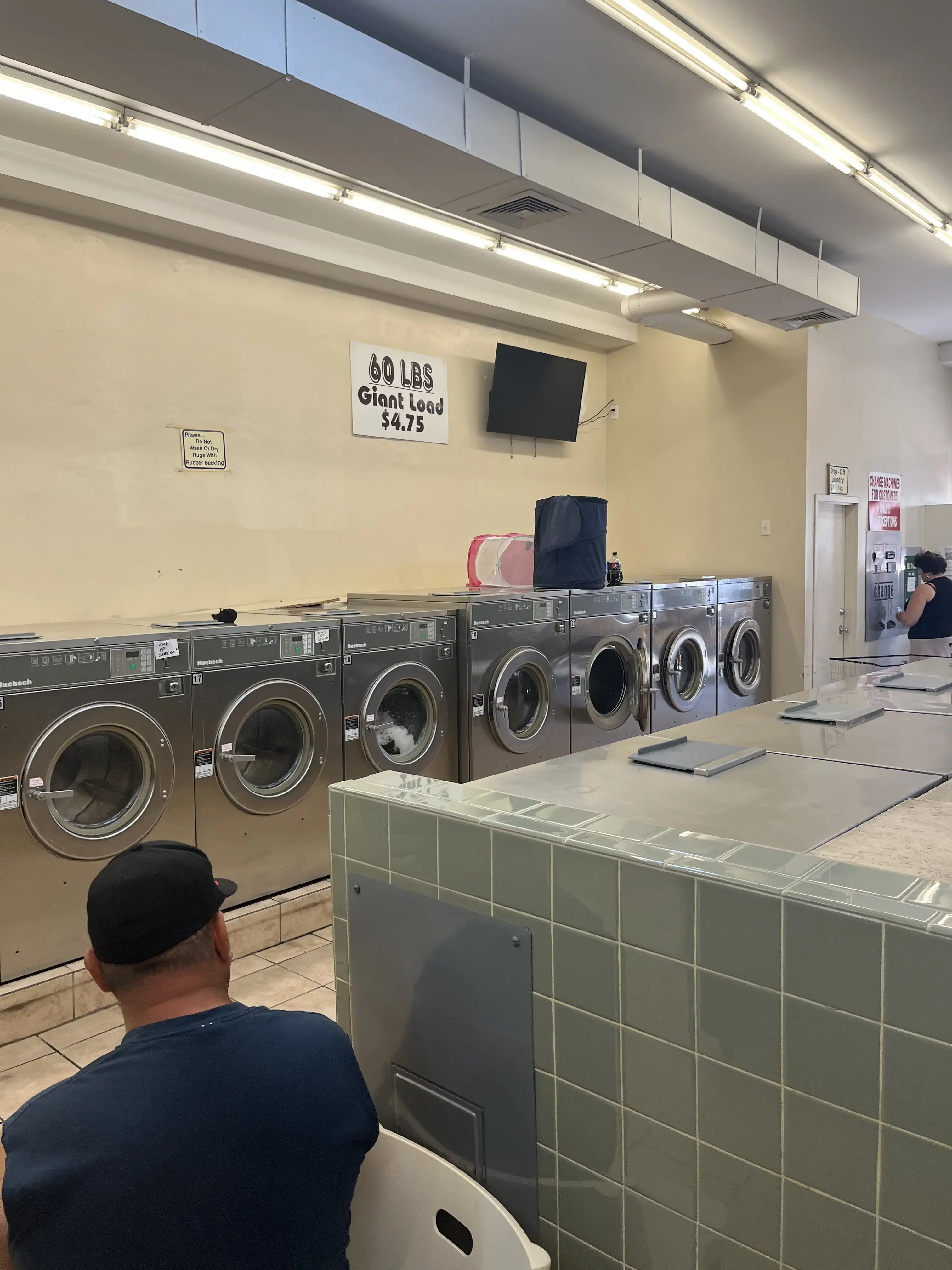 Lightning Laundry | Laundromat | Wash and Fold thumbnail 17