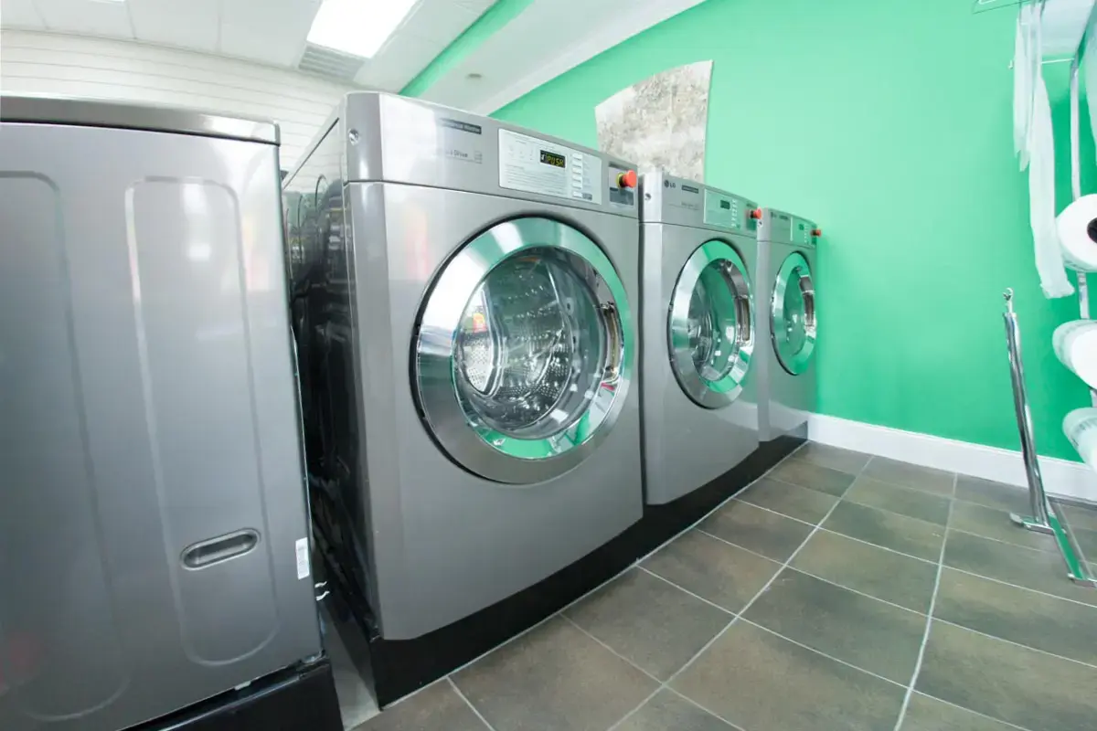 Lightning Laundry Service - Image 12