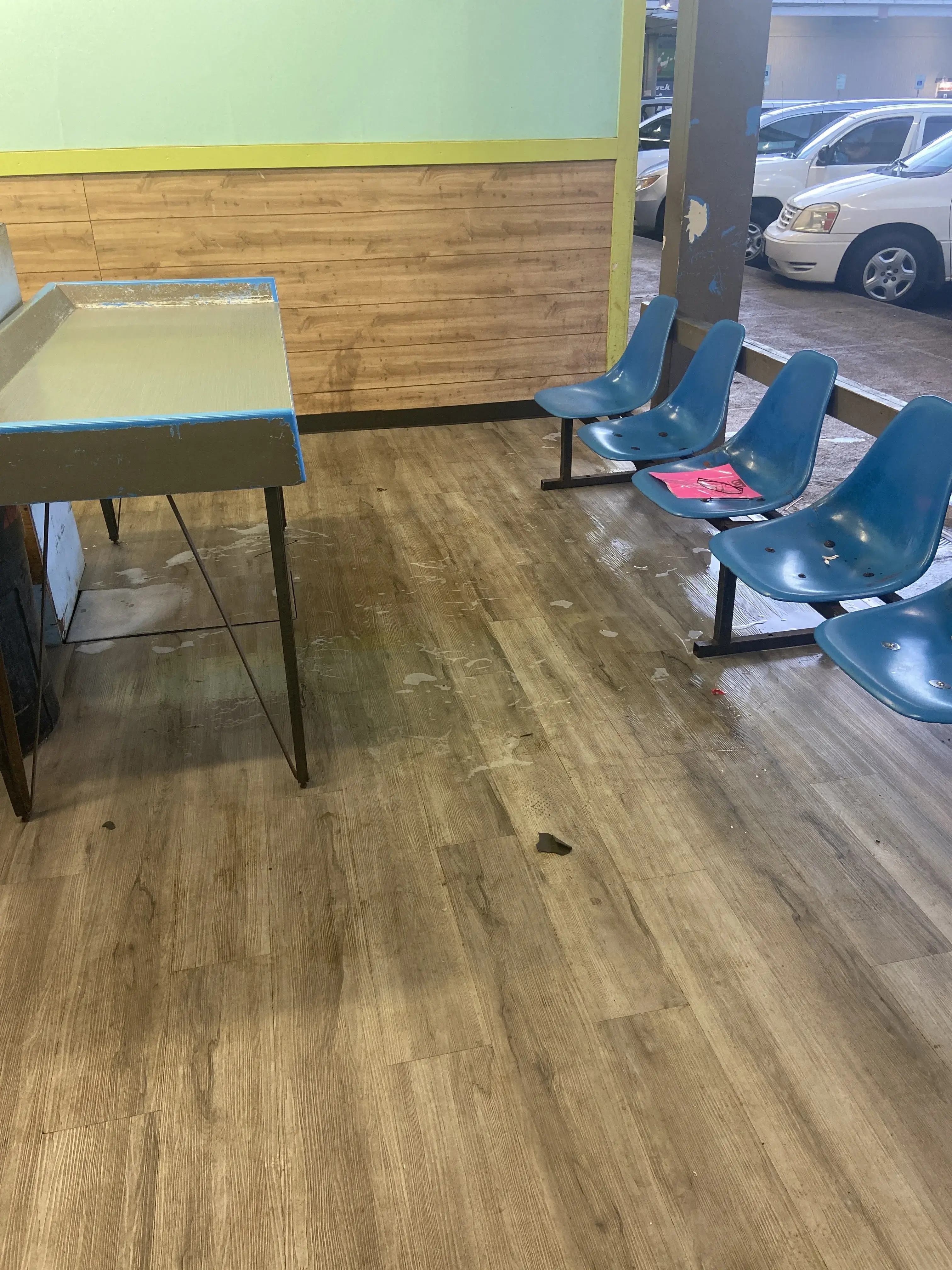 Lihue Laundromat - Image 9