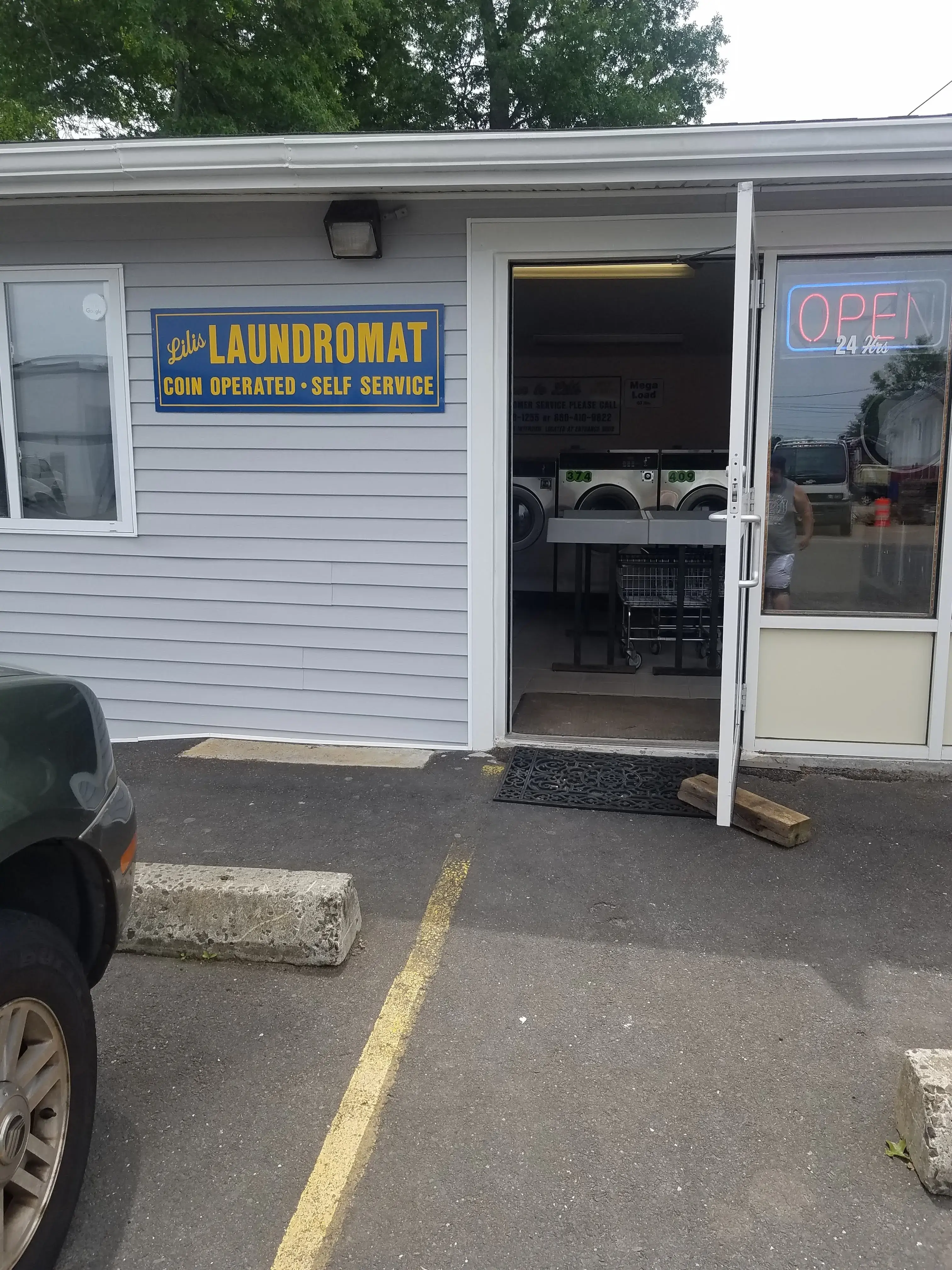 Lili's Laundromat thumbnail 3