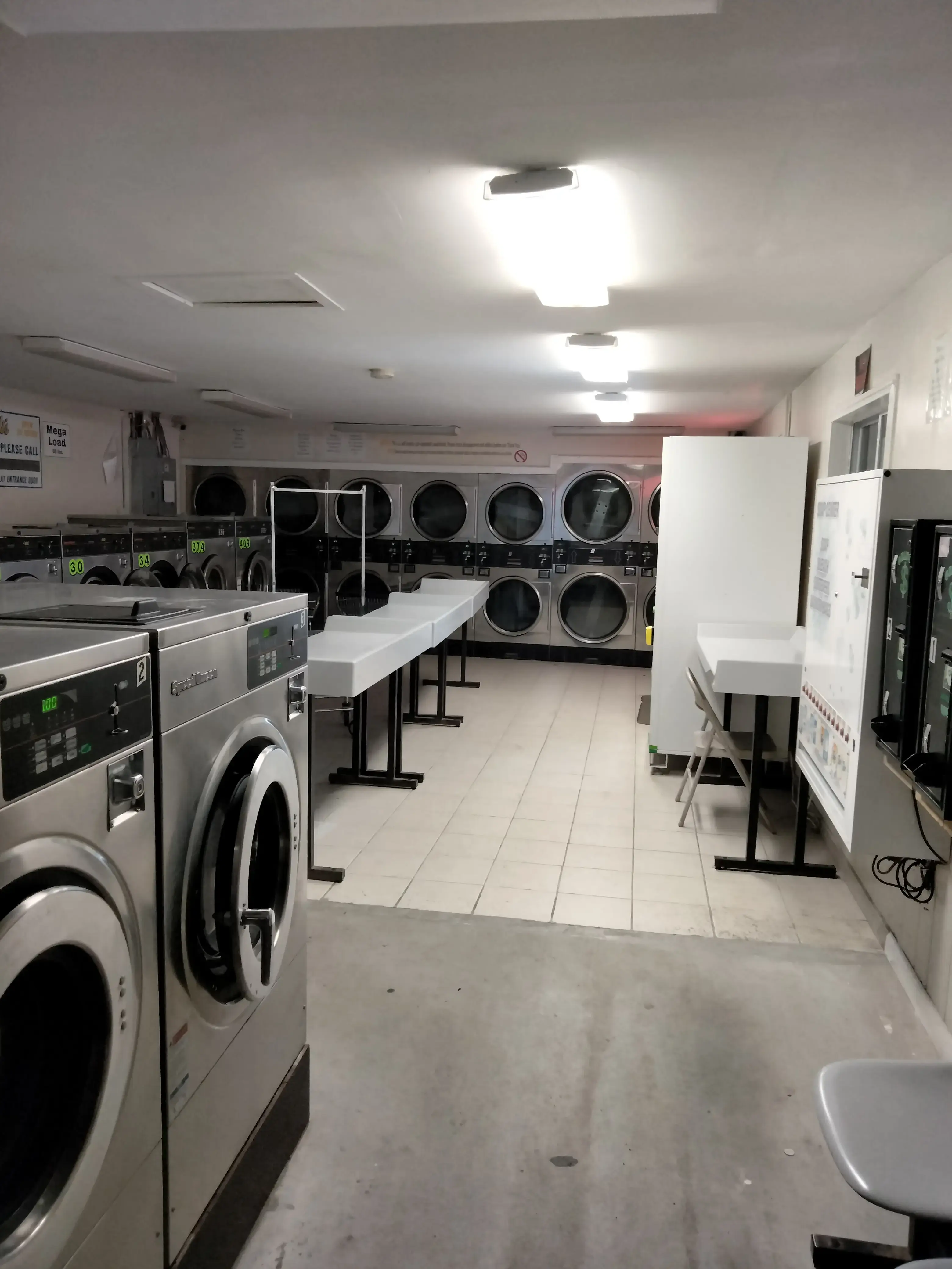 Lili's Laundromat thumbnail 11