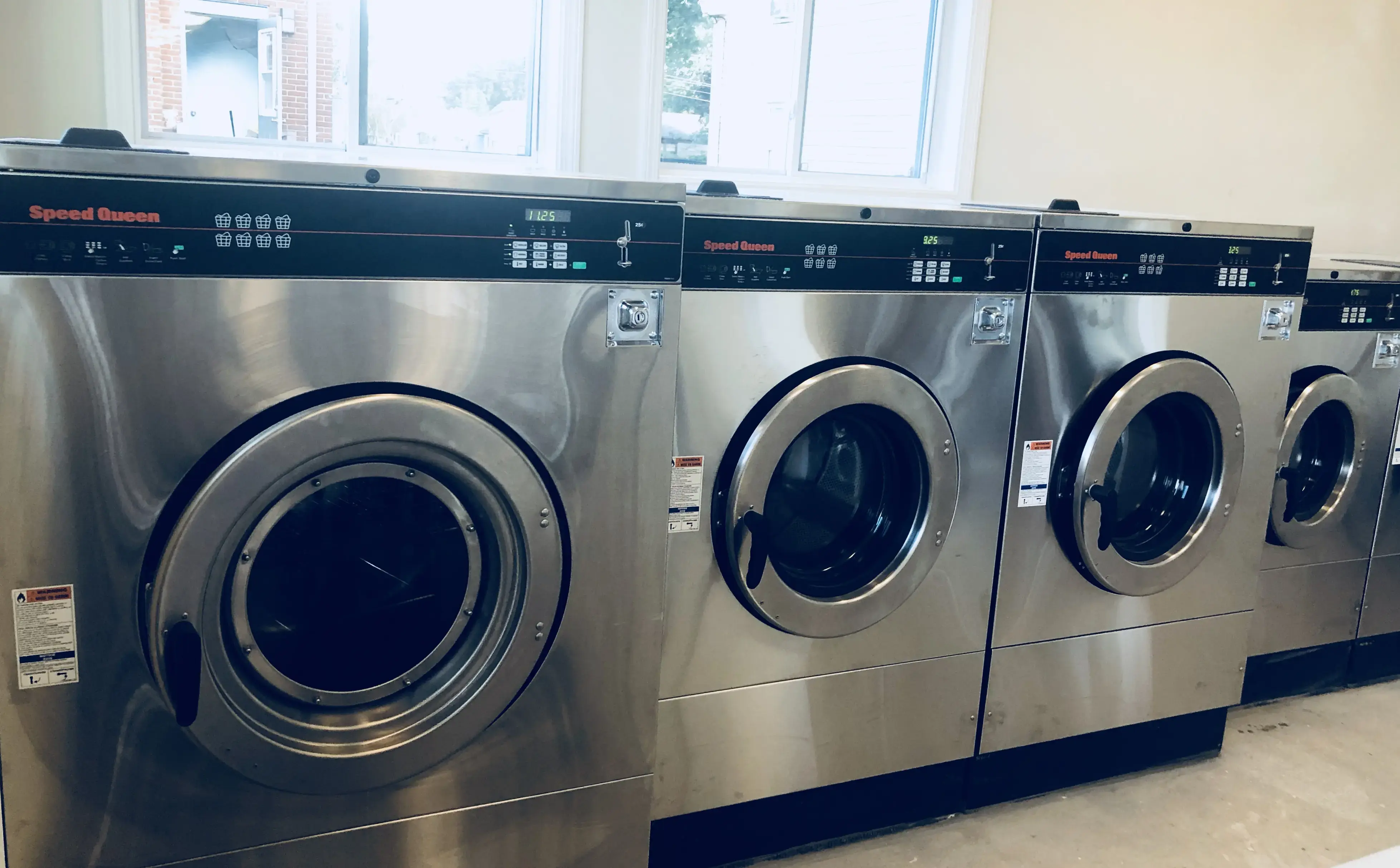 Lili's Laundromat thumbnail 20