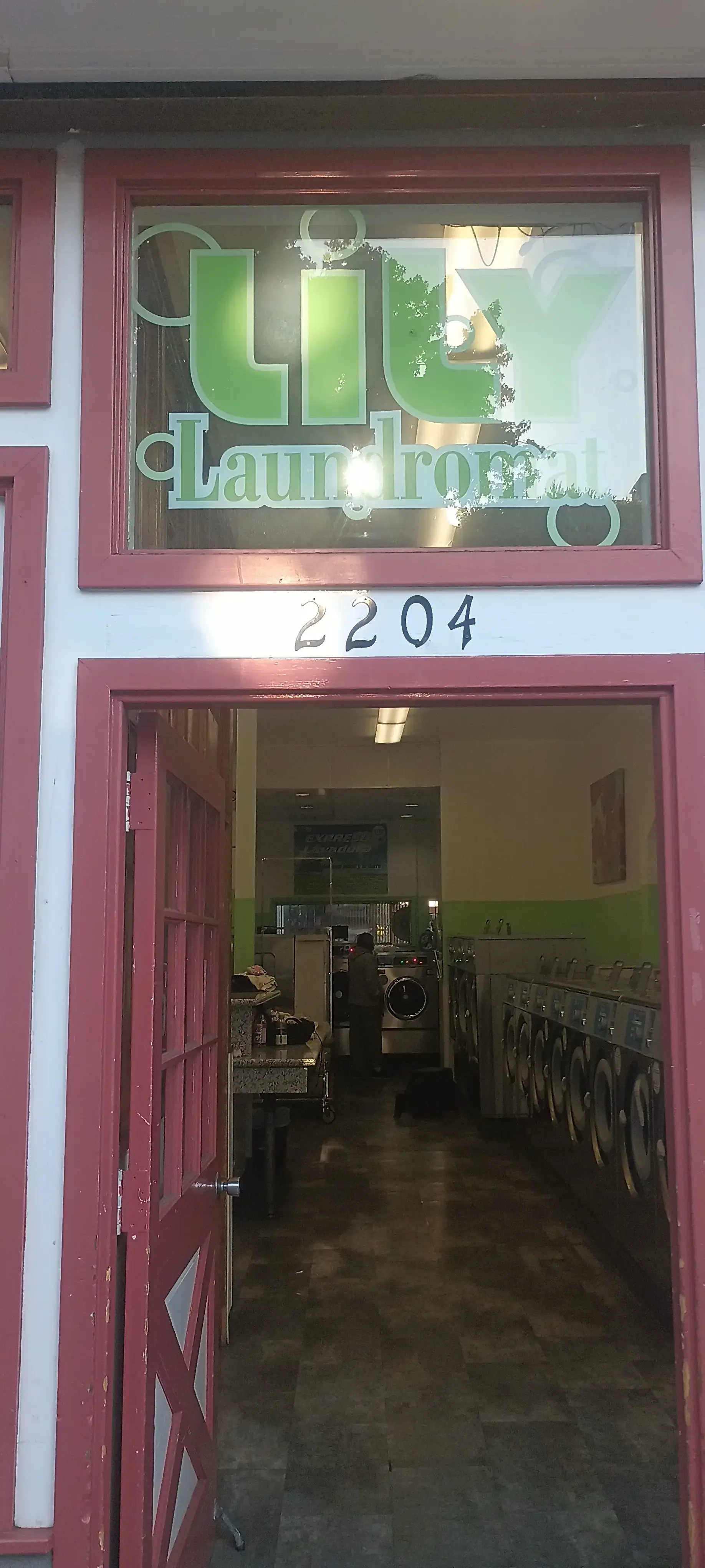 Lily Laundromat - Image 8