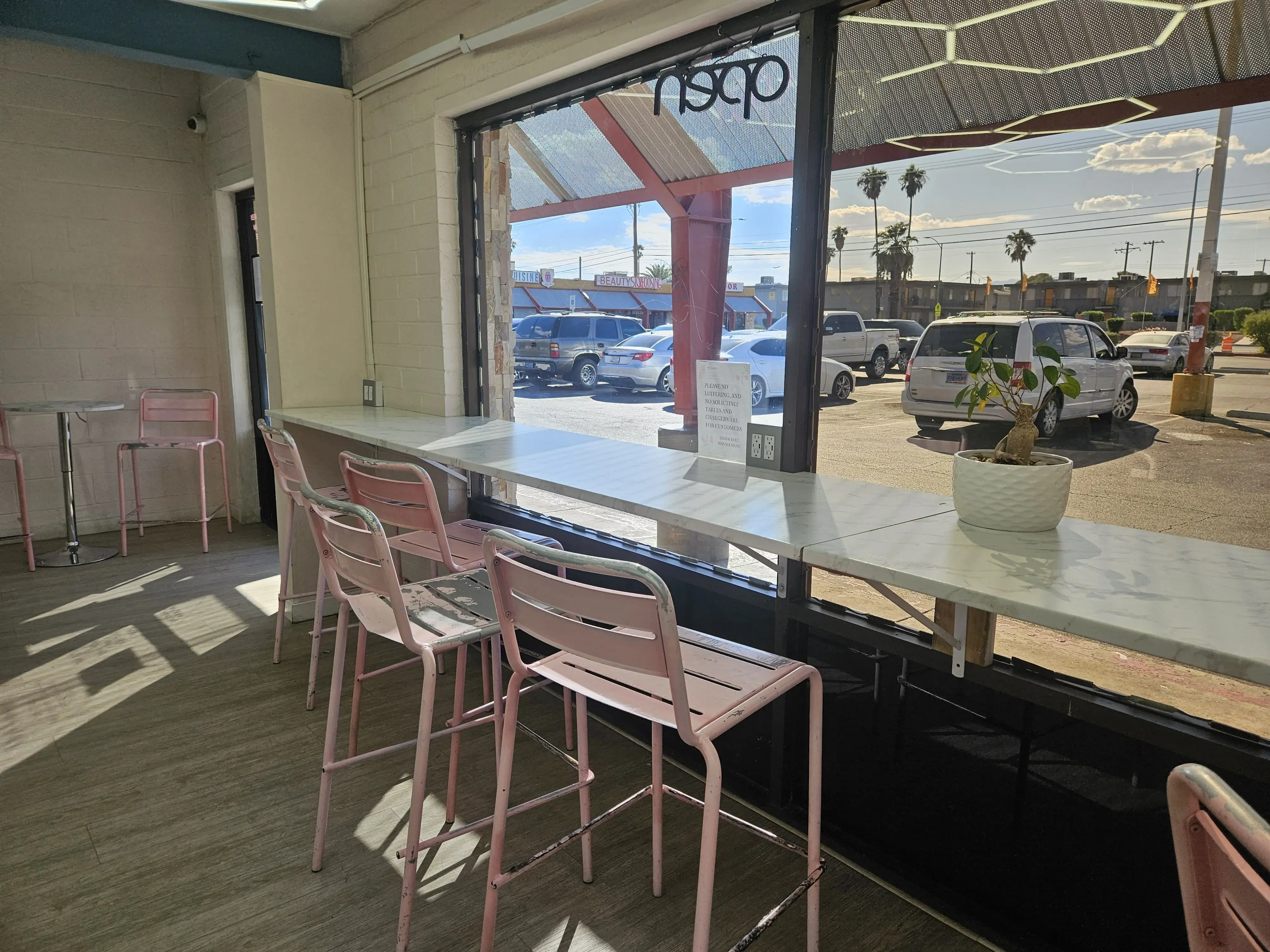 Lily's Laundry in Las Vegas - Image 11