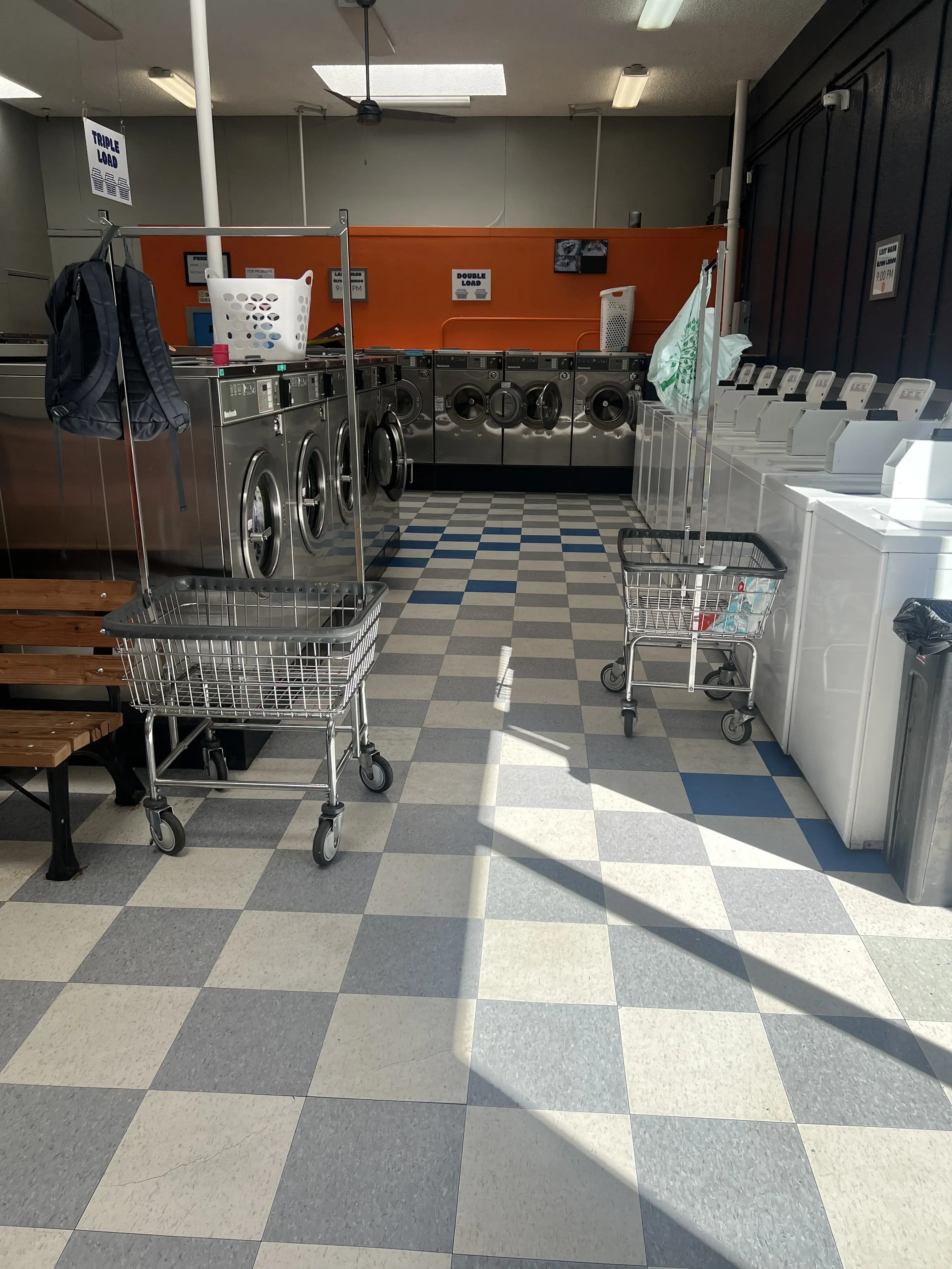 Limpio Coin Laundry thumbnail 9