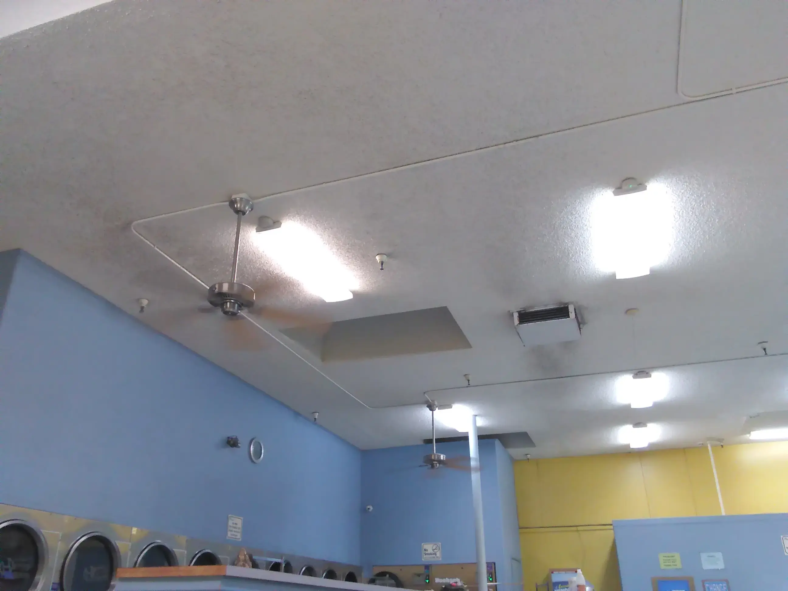Limpio Coin Laundry - Image 19