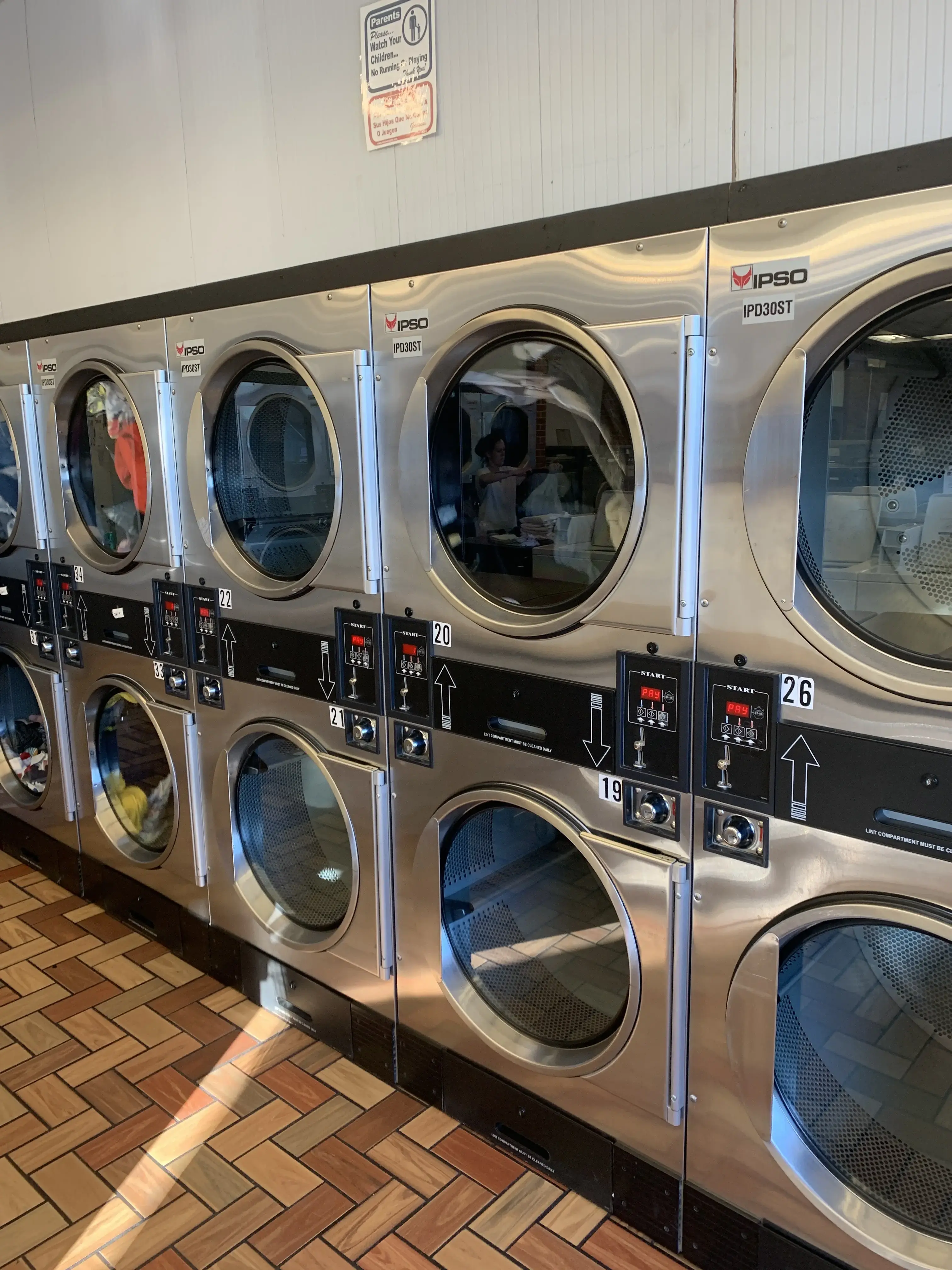 Lincoln East Laundry - Image 20