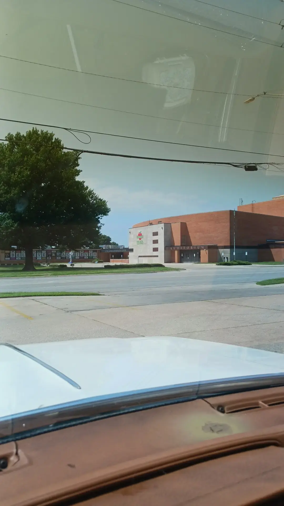 Lincoln East Laundry - Image 7