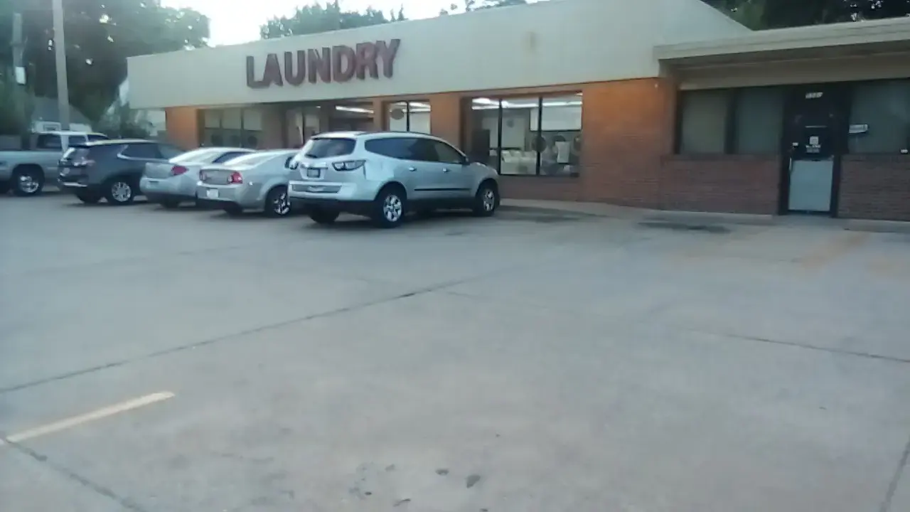 Lincoln East Laundry thumbnail 17