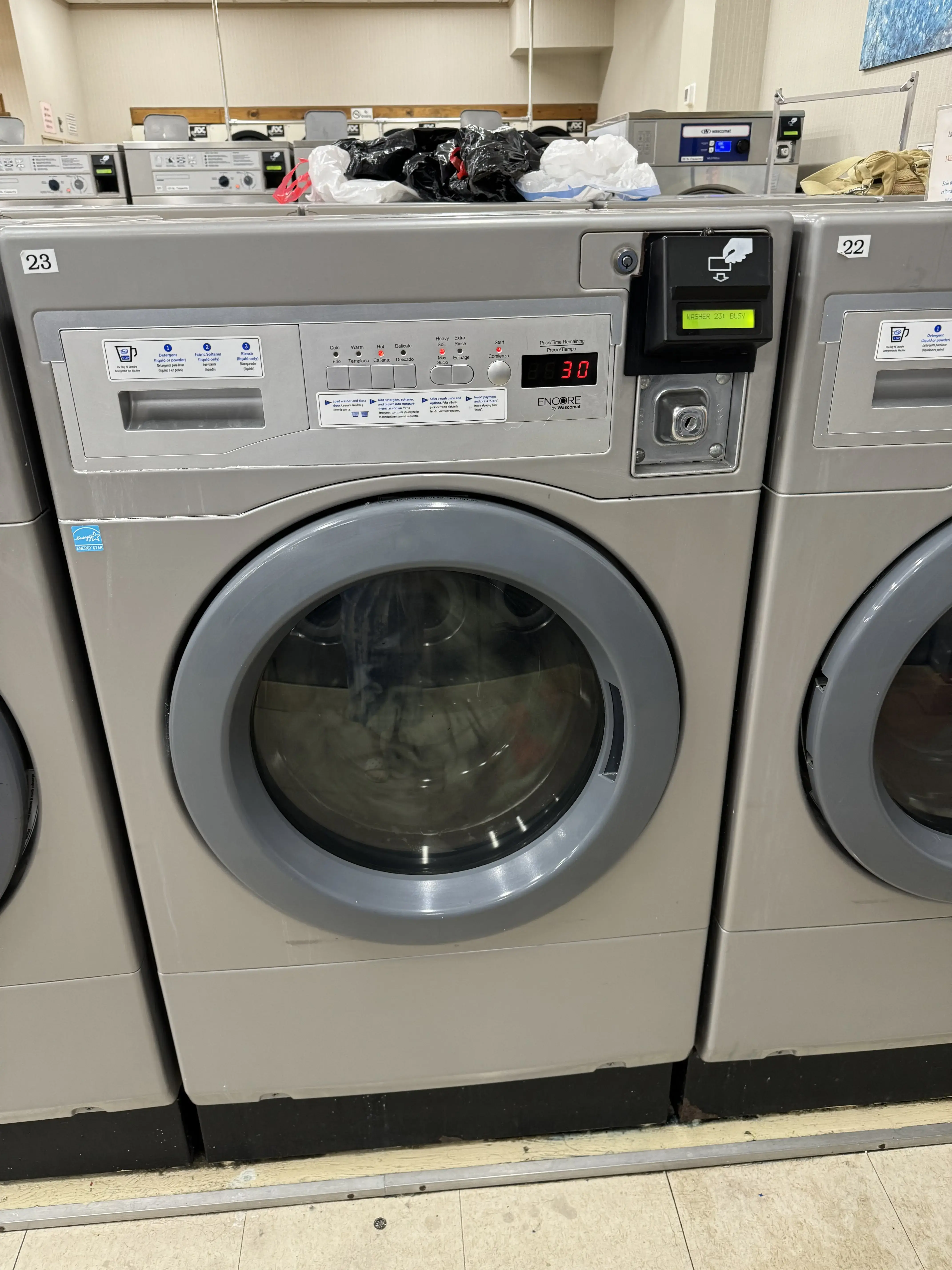 Lincoln Laundromat - Image 5