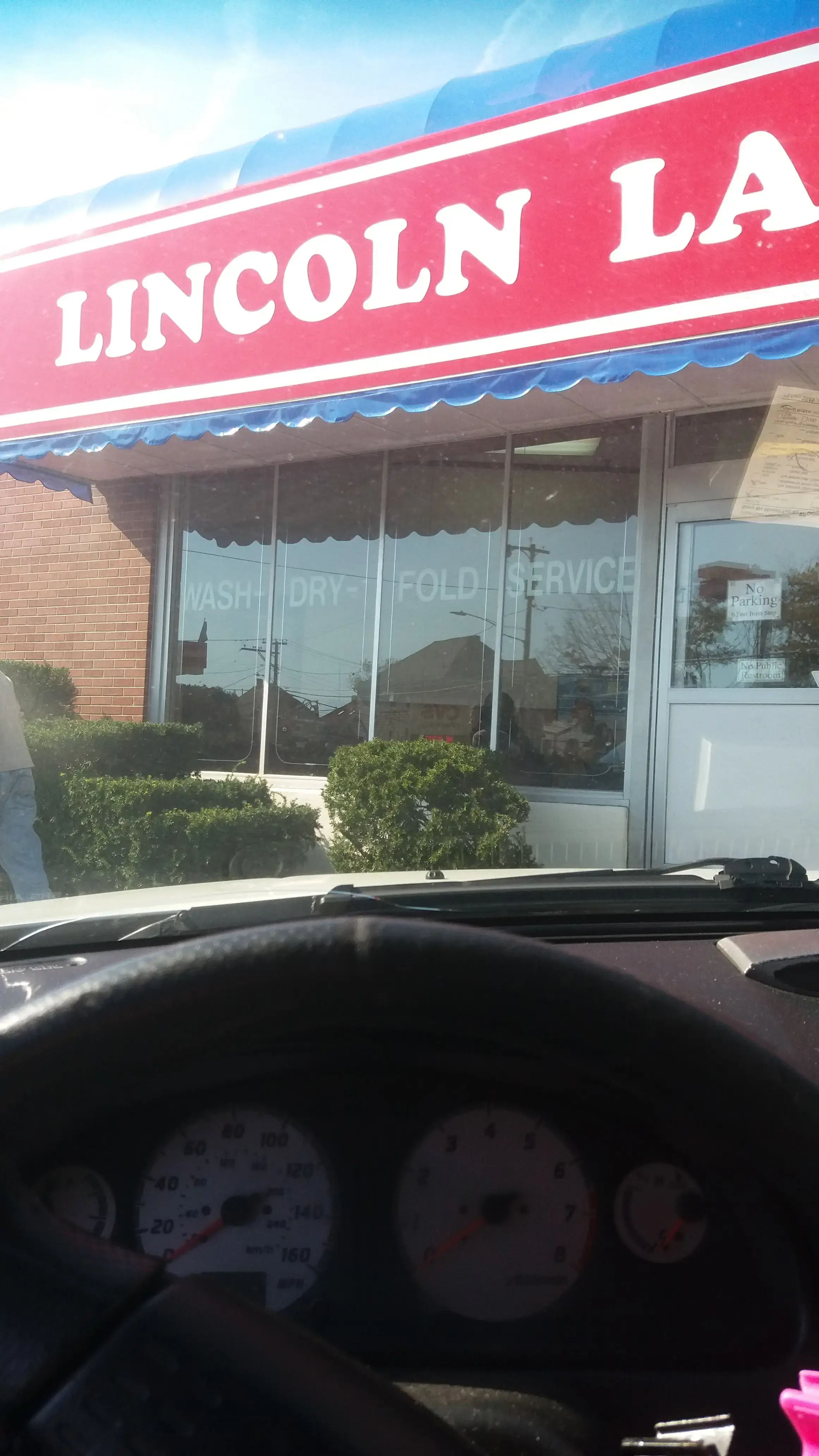 Lincoln Laundromat thumbnail 2