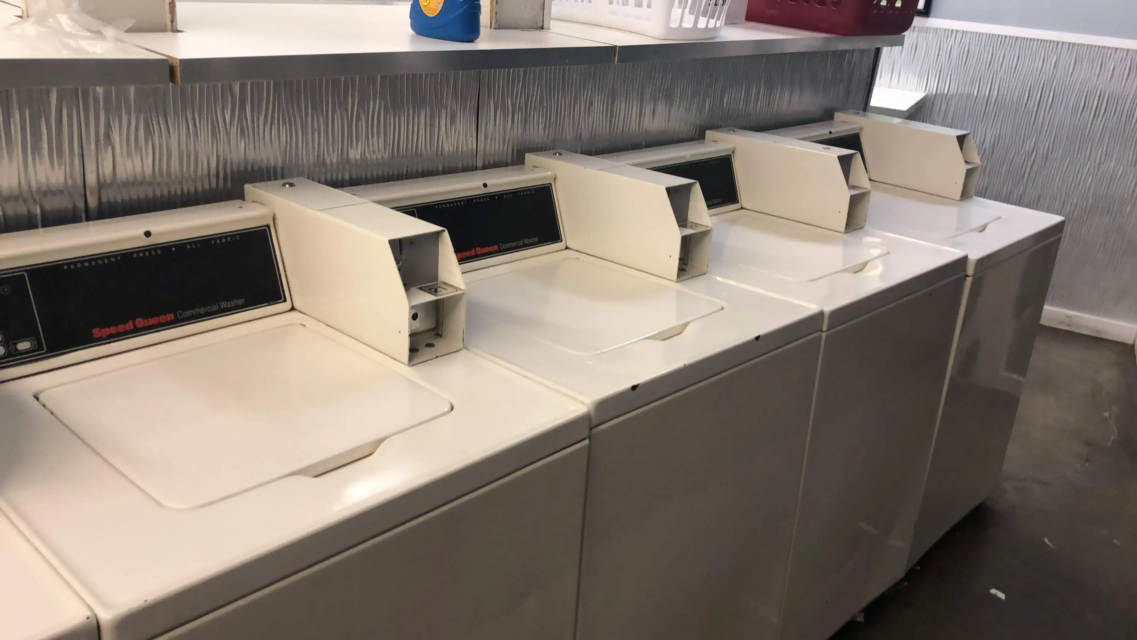 Lincoln Village Thrifty Wash thumbnail 6