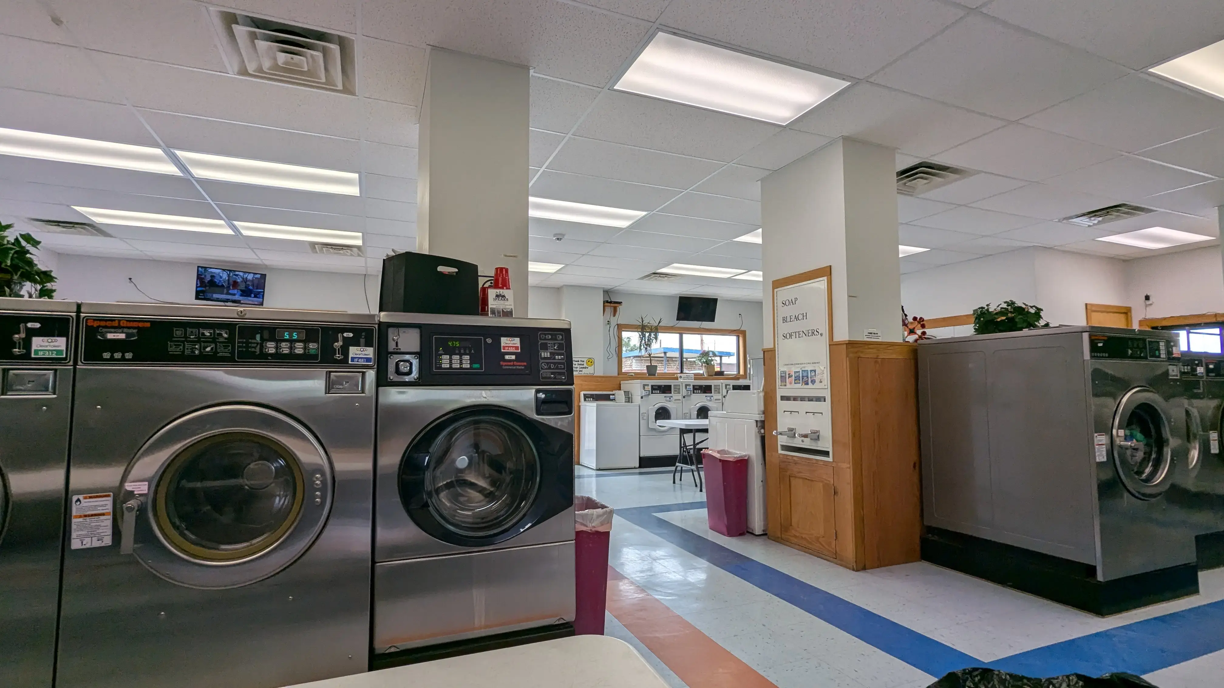 Linda's Laundry thumbnail 2