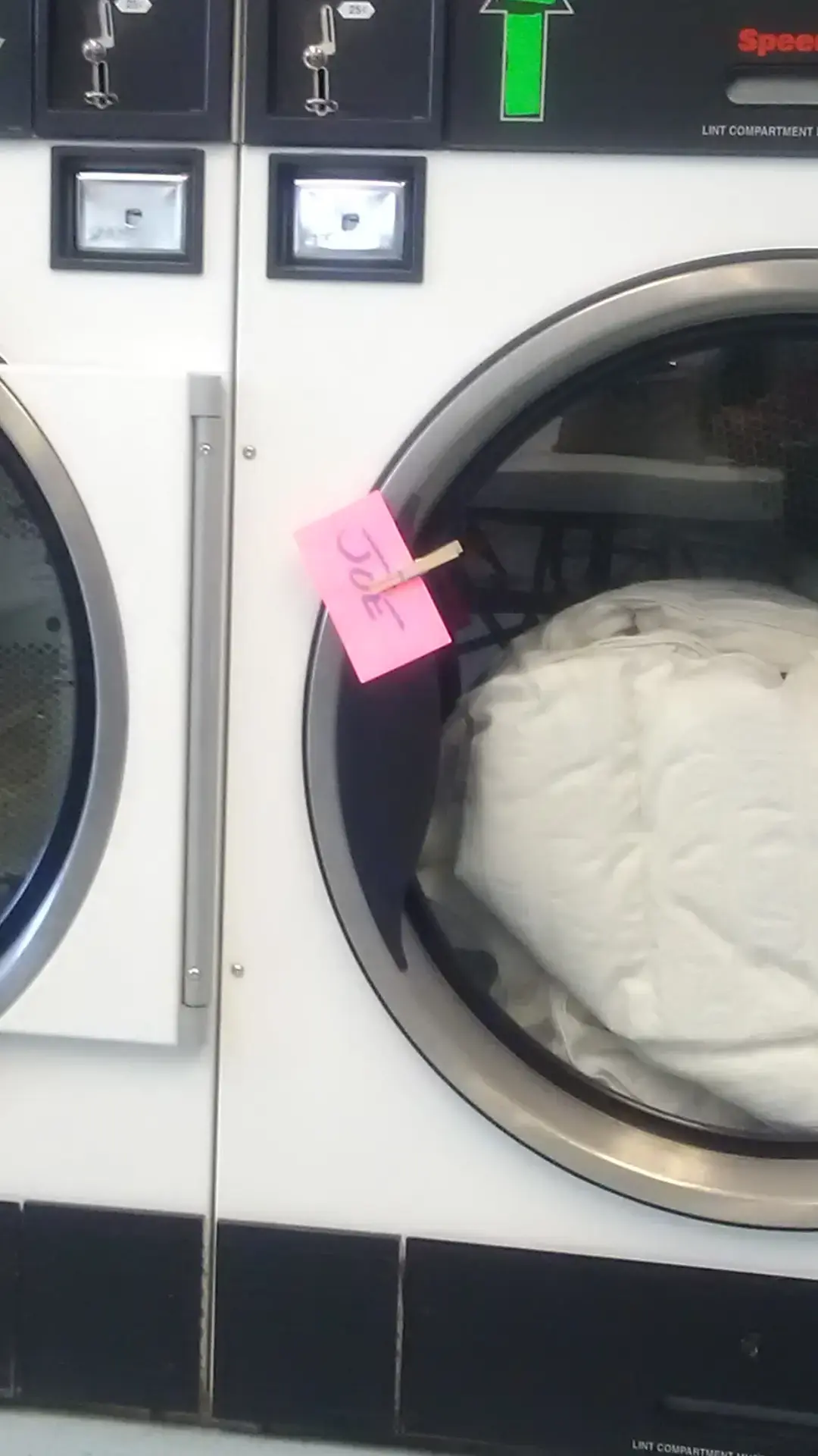 Linda's Laundry - Image 19