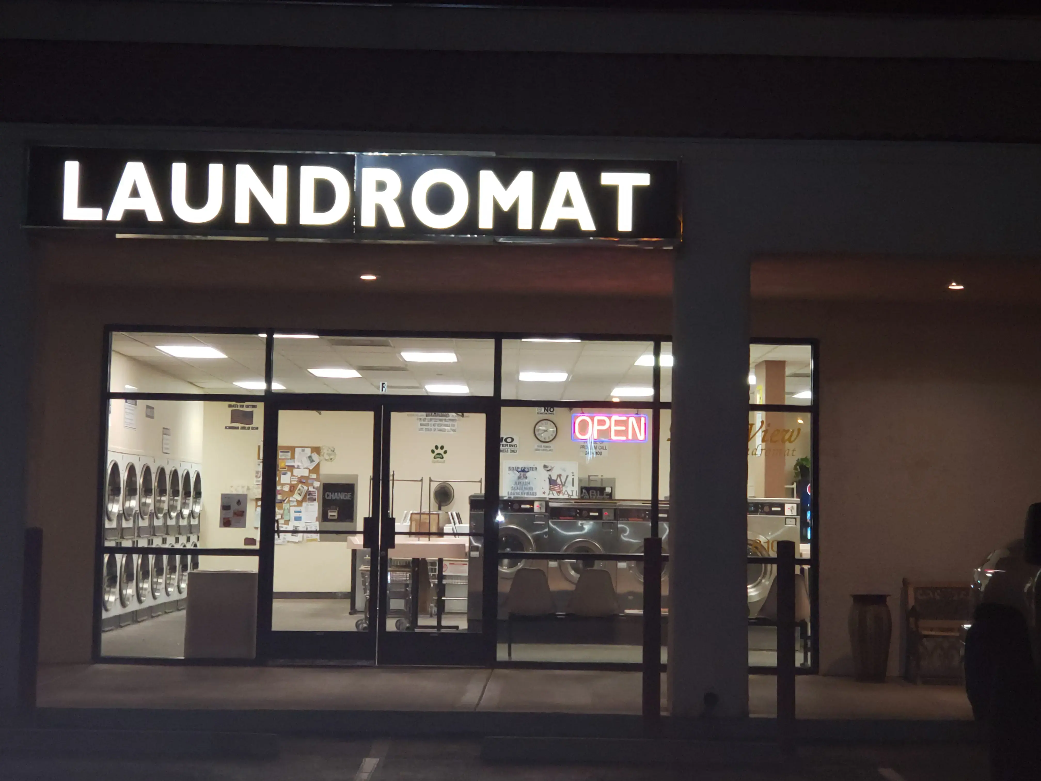 Linen Fresh Laundromat - 24 Hours - Image 5
