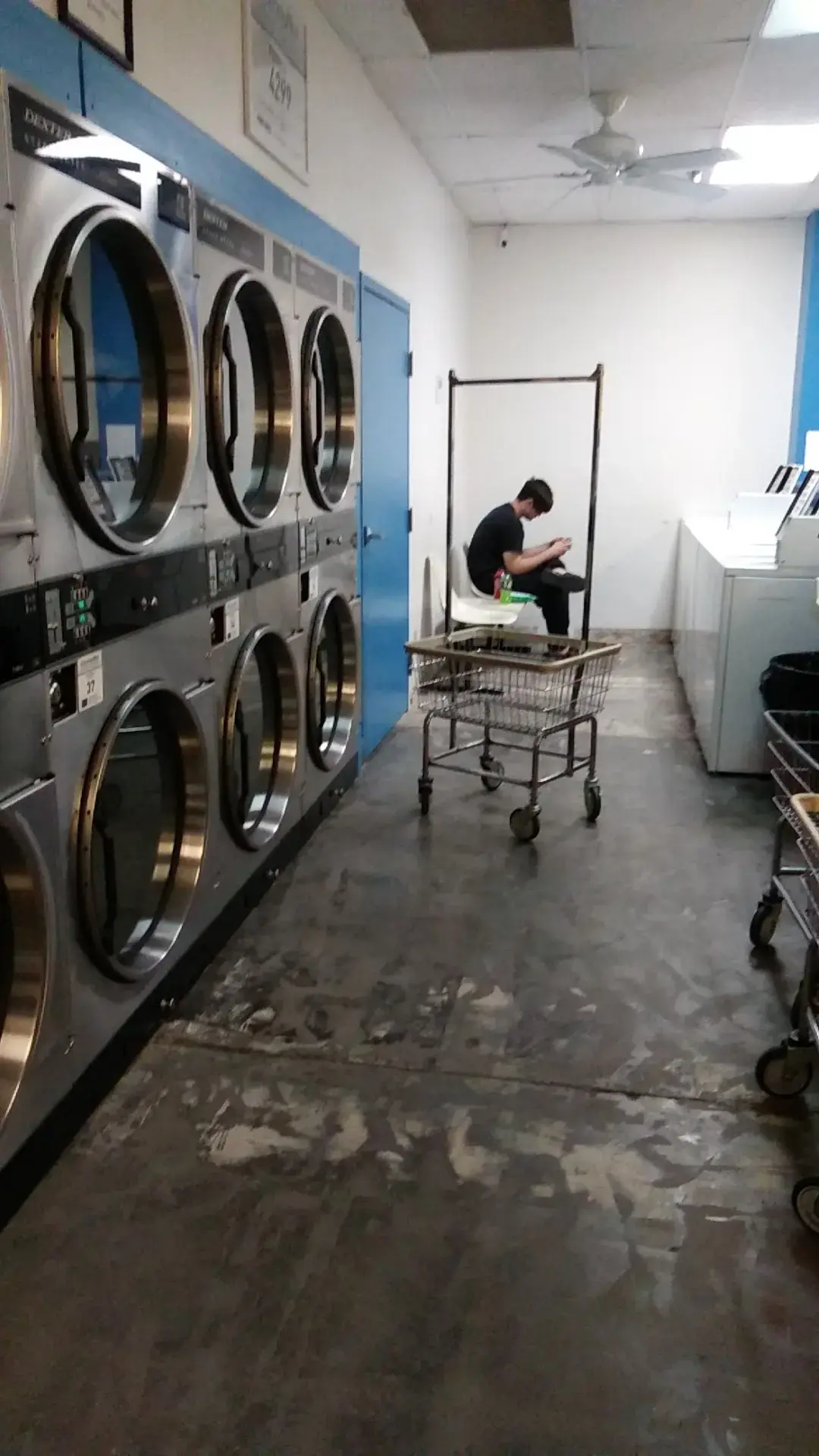 Linen Fresh Laundromat - Image 14