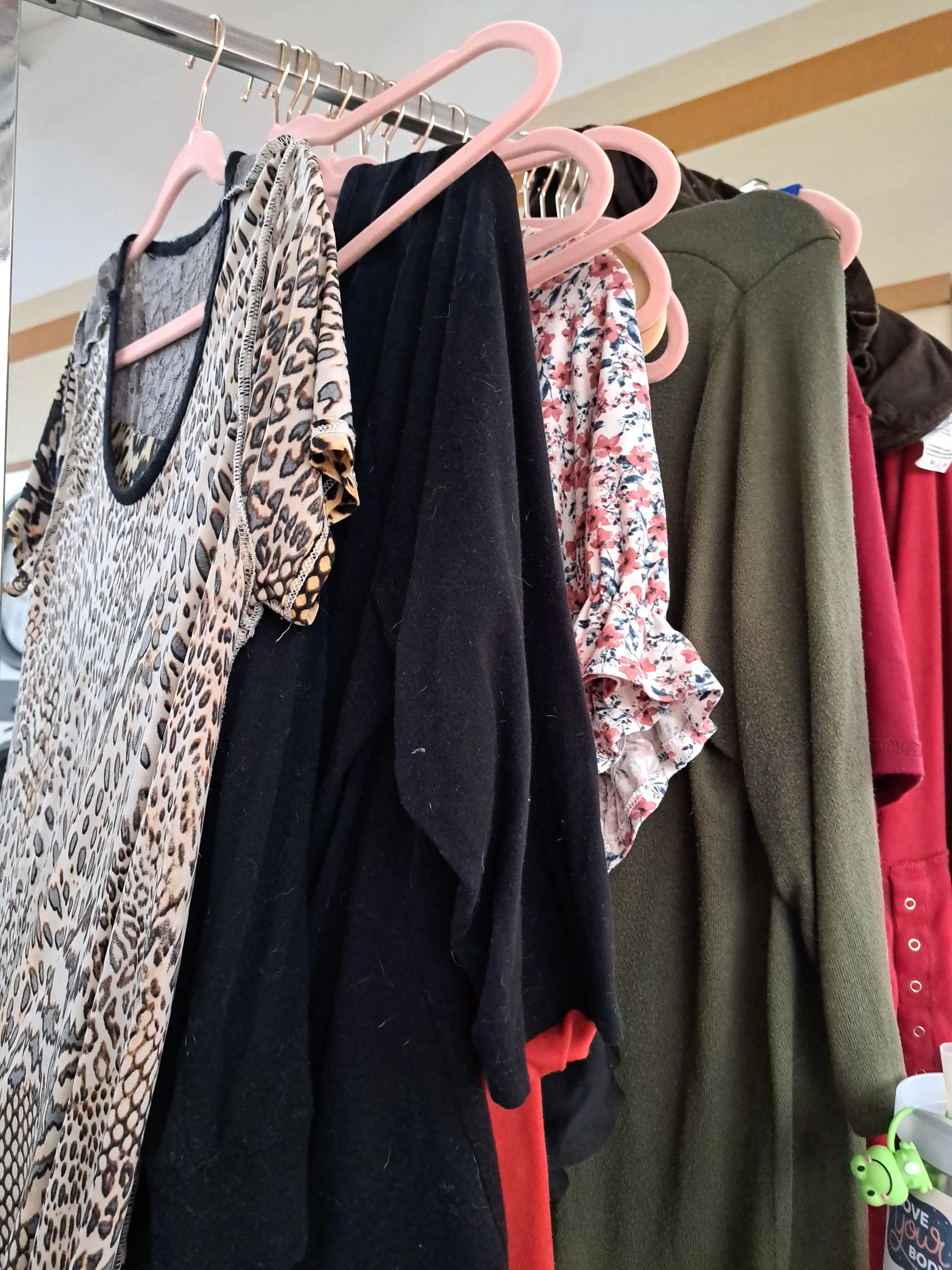 Linen Fresh Laundry & Cleaners thumbnail 12