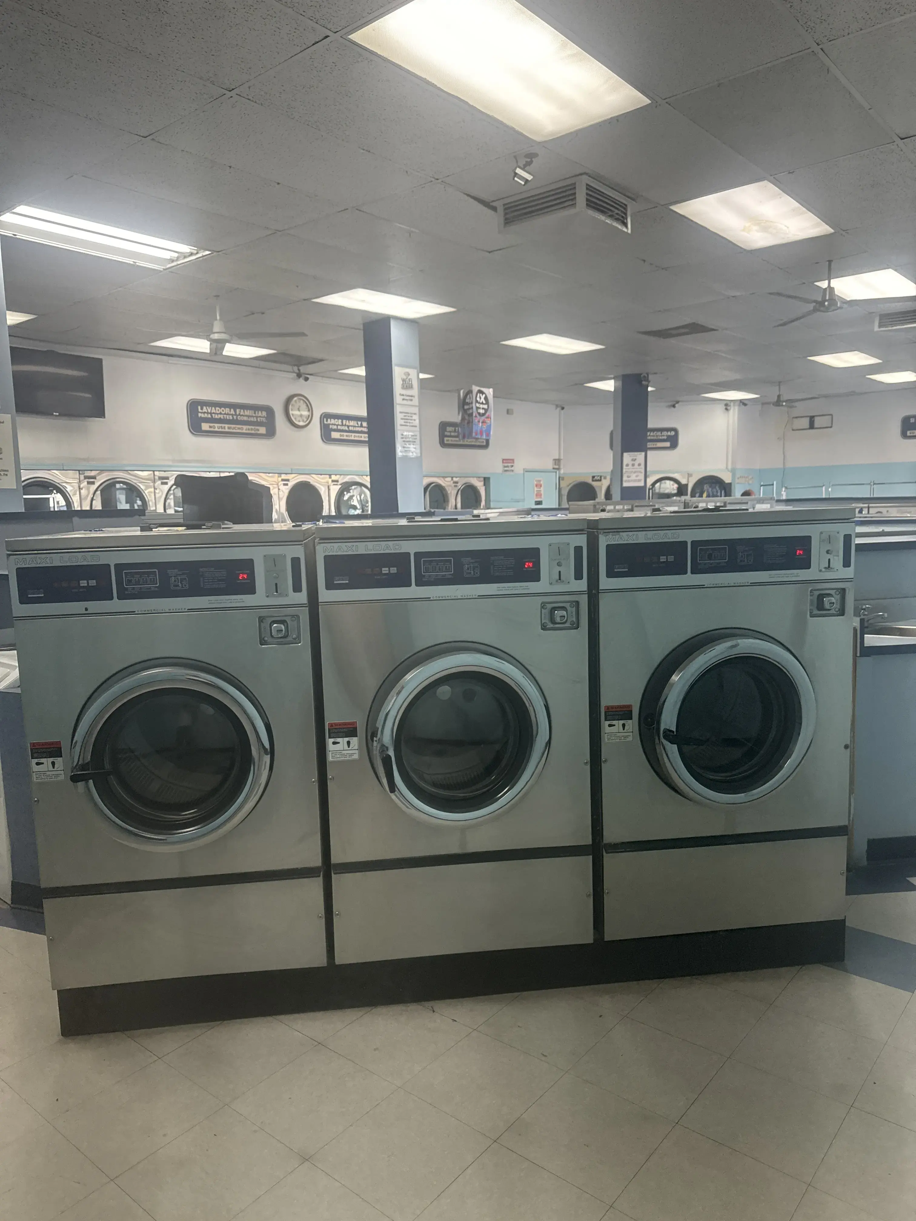 Lion Heart Coin Laundry - Image 8